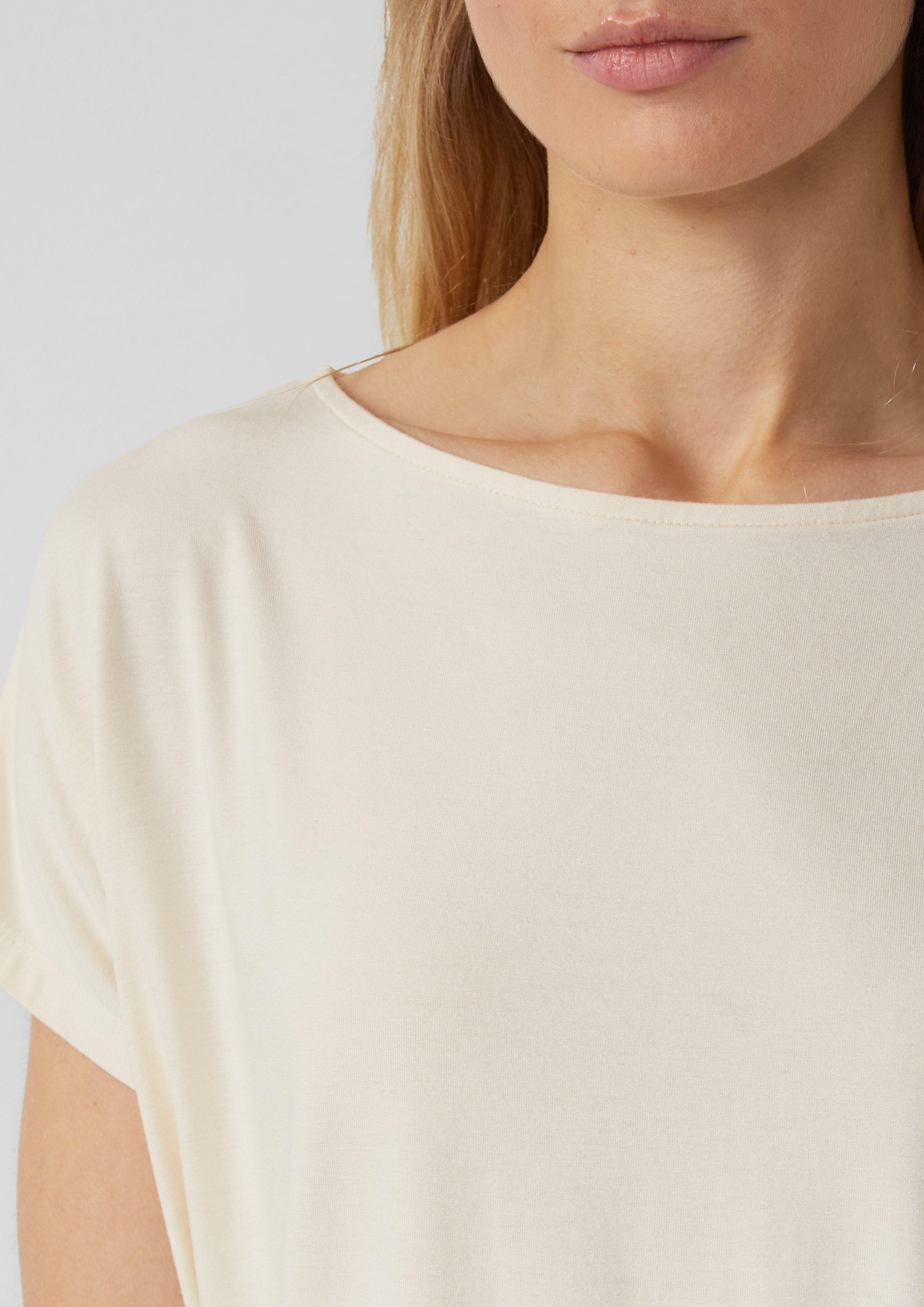 T-shirt in 0805, 5959, 9999, 0100, 3902 & 5527