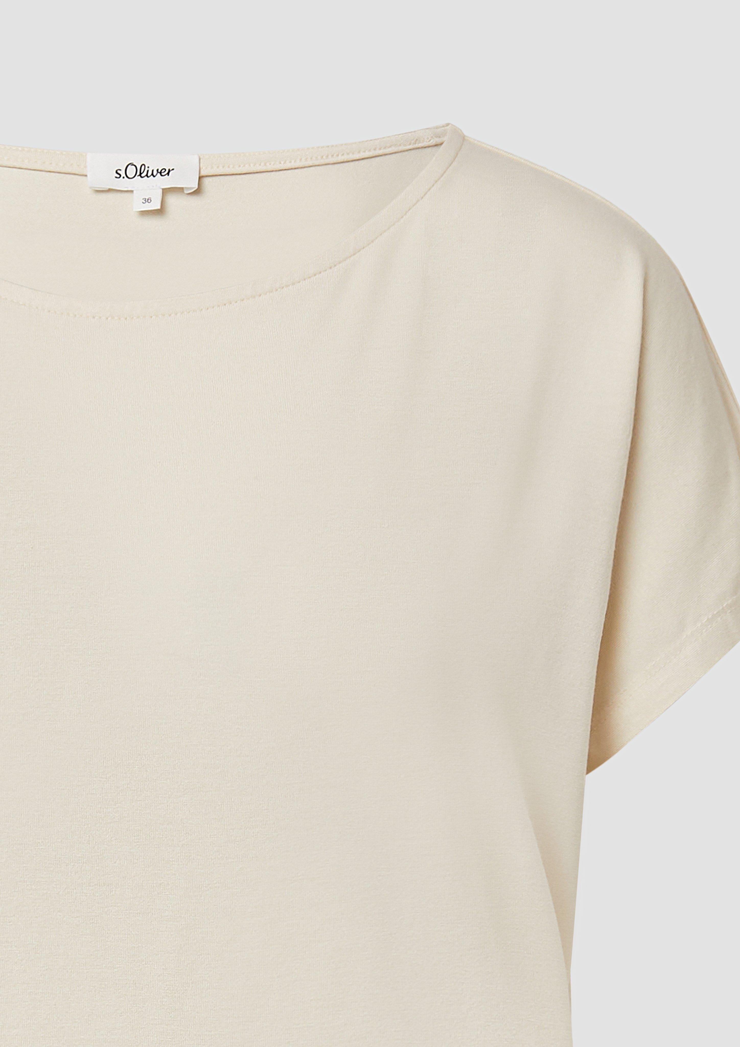 T-shirt in 0805, 5959, 9999, 0100, 3902 & 5527