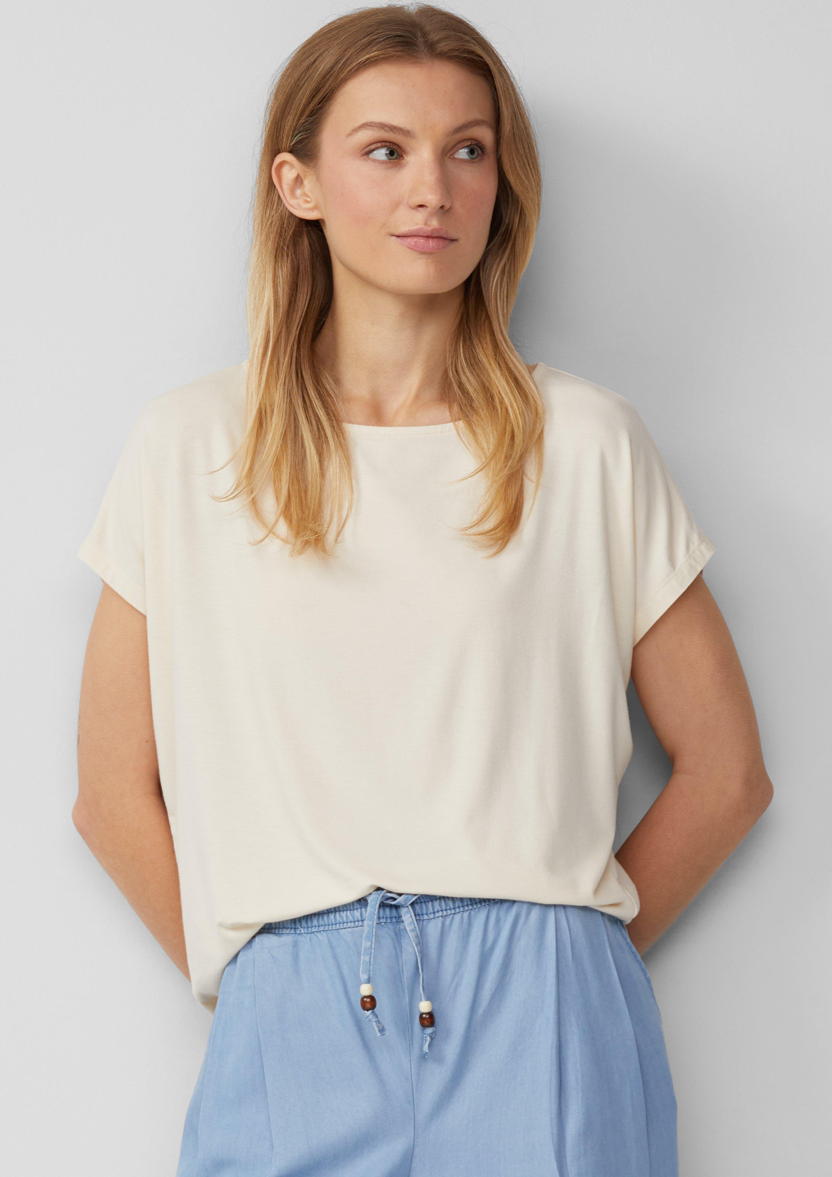 T-shirt in 0805, 5959, 9999, 0100, 3902 & 5527