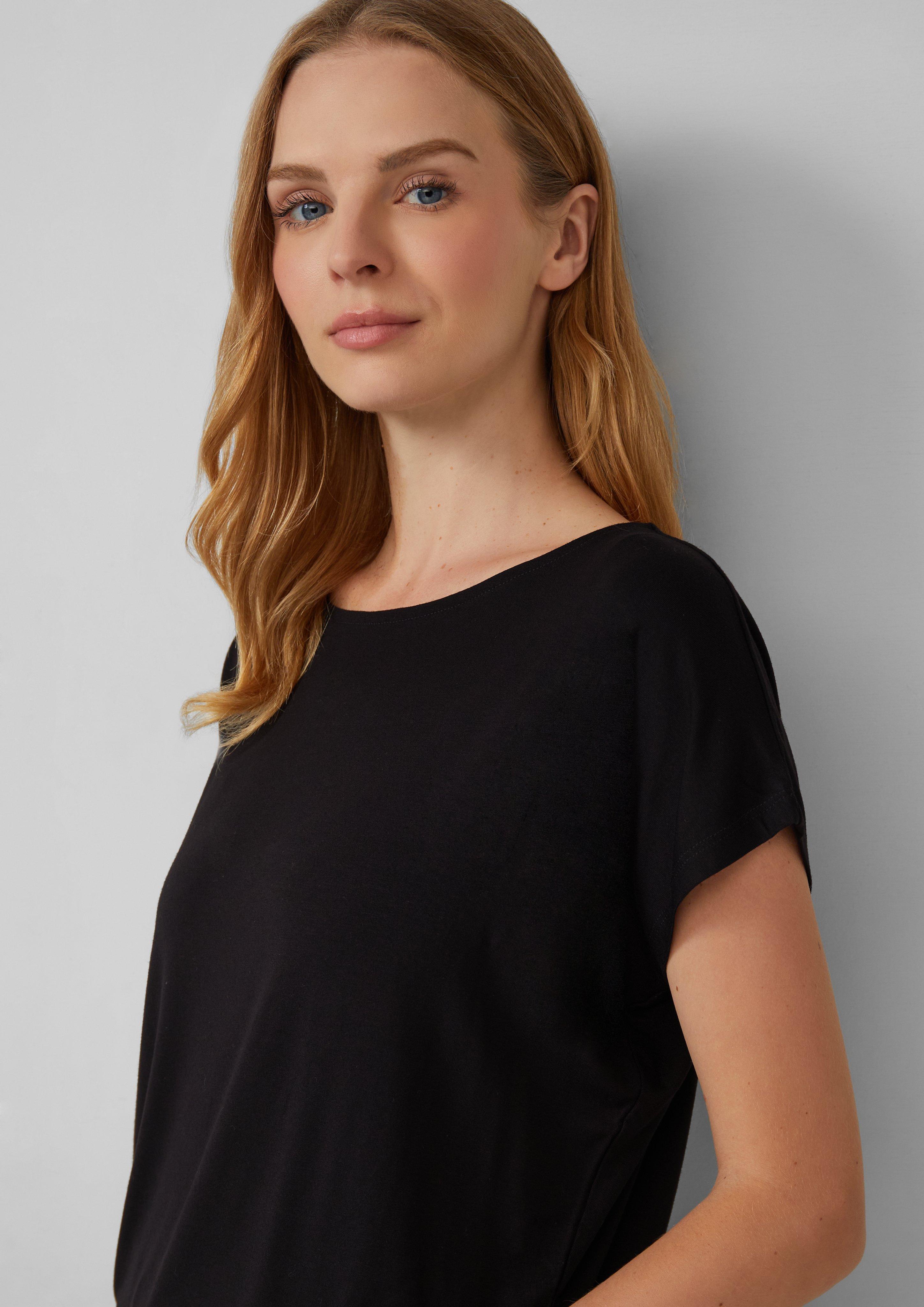 T-shirt in 9999, 5959, 0100, 3902, 5527 & 0805