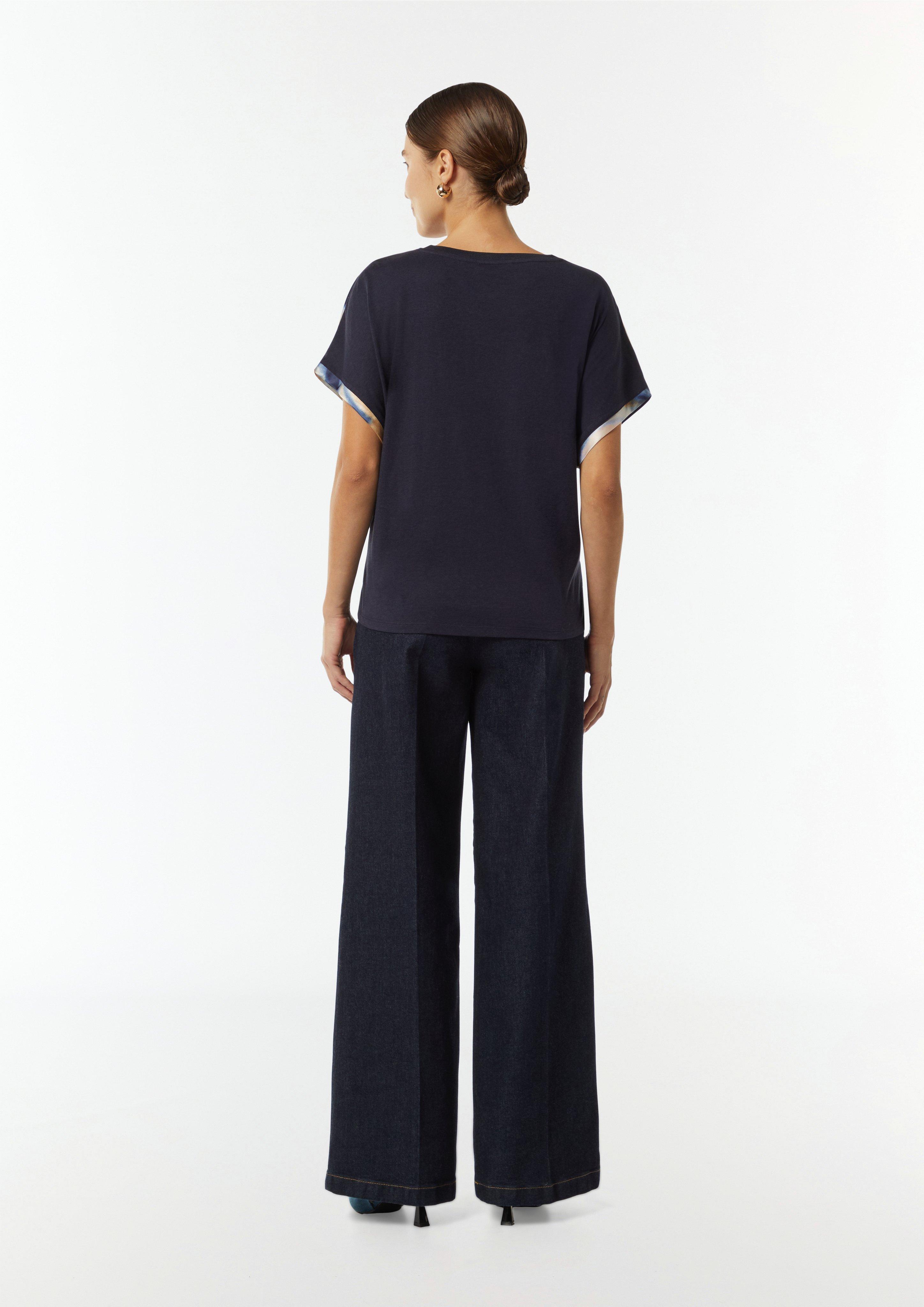 T-Shirt in 55A8 & 59B2