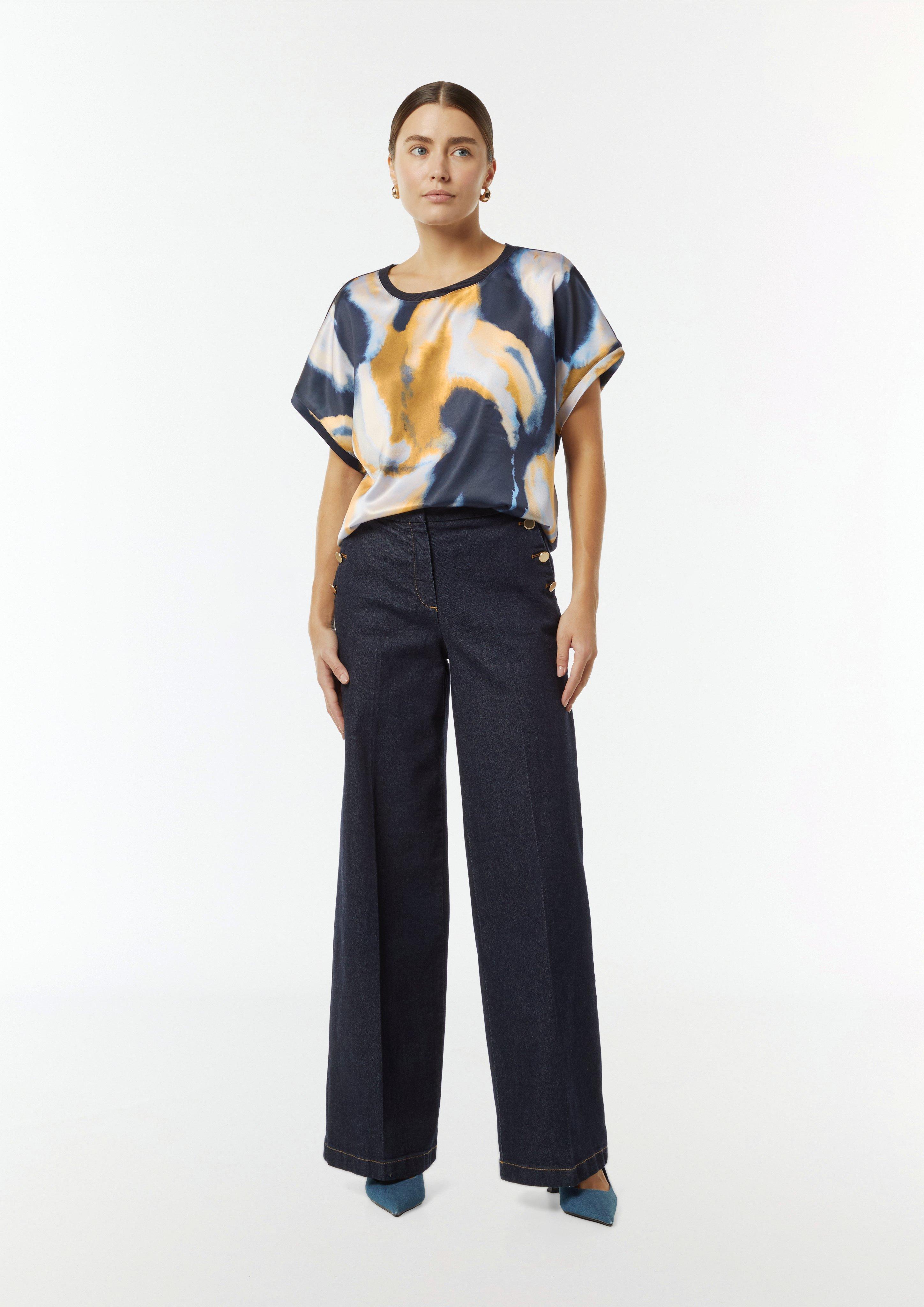 T-Shirt in 55A8 & 59B2