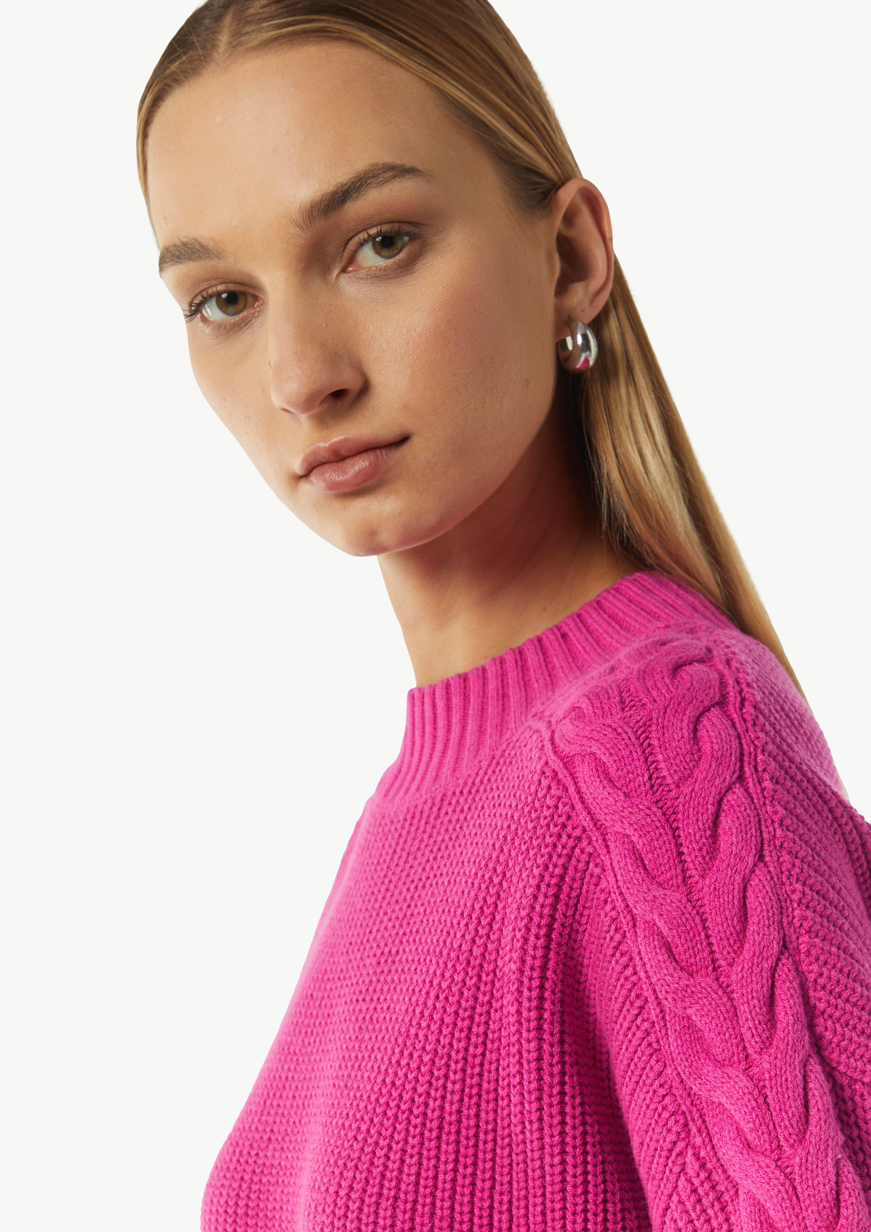 Knitted jumper with a cable pattern on the sleeves - pink Knitted jumper with a cable pattern on the sleeves - pink