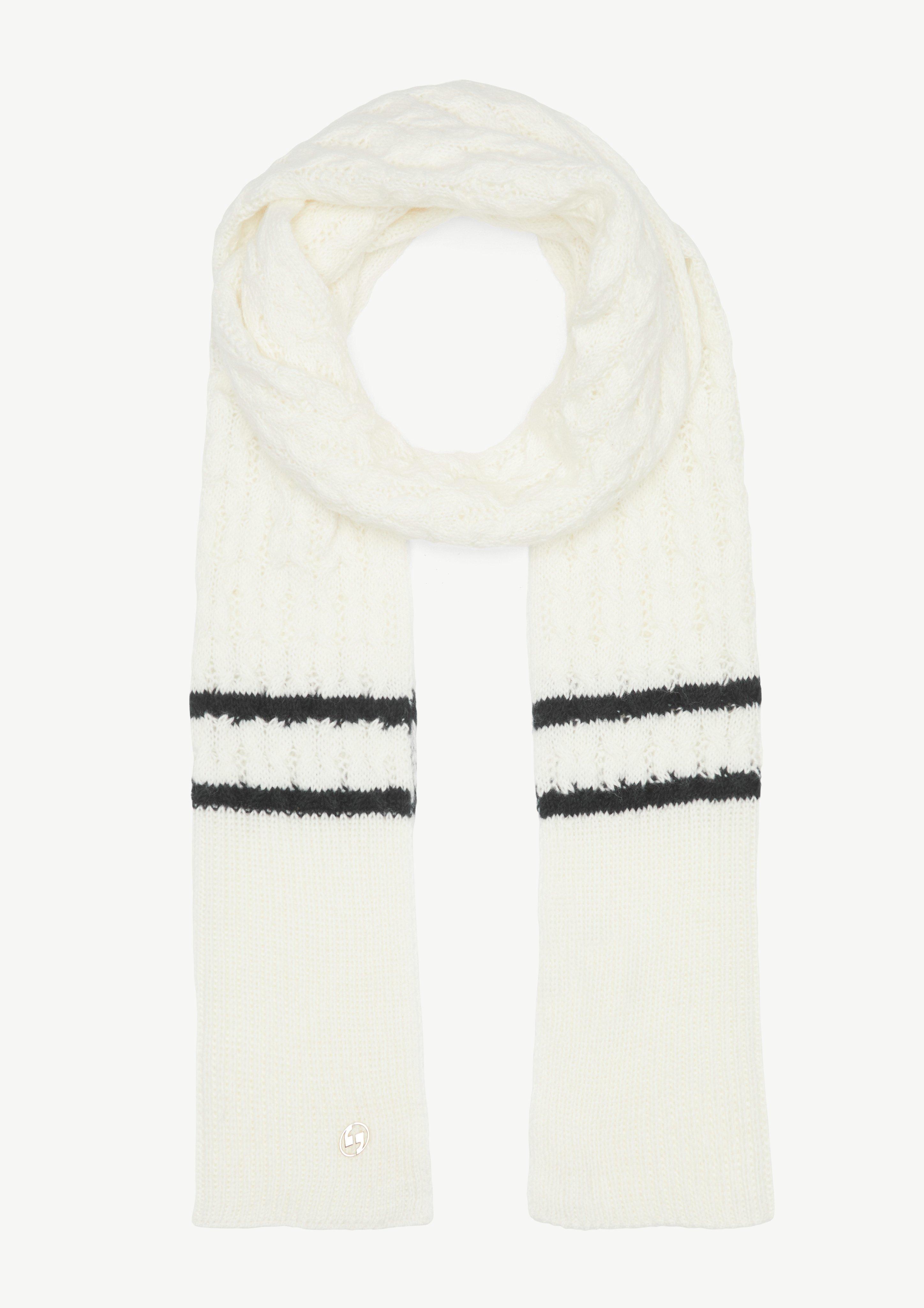 Artikel klicken und genauer betrachten! - Weicher Schal mit Kontrastdetails für Ihren individuellen Look. Aus hochwertigem Baumwollmix gefertigt, schmiegt sich dieses vielseitige Accessoire angenehm an Ihre Haut. Die kontrastierenden Elemente setzen modische Akzente und machen den Schal zum Eyecatcher. Stylen Sie ihn lässig zu Jeans oder elegant zur Bluse – ein Must-have für jede Garderobe. #todayfortomorrow | im Online Shop kaufen