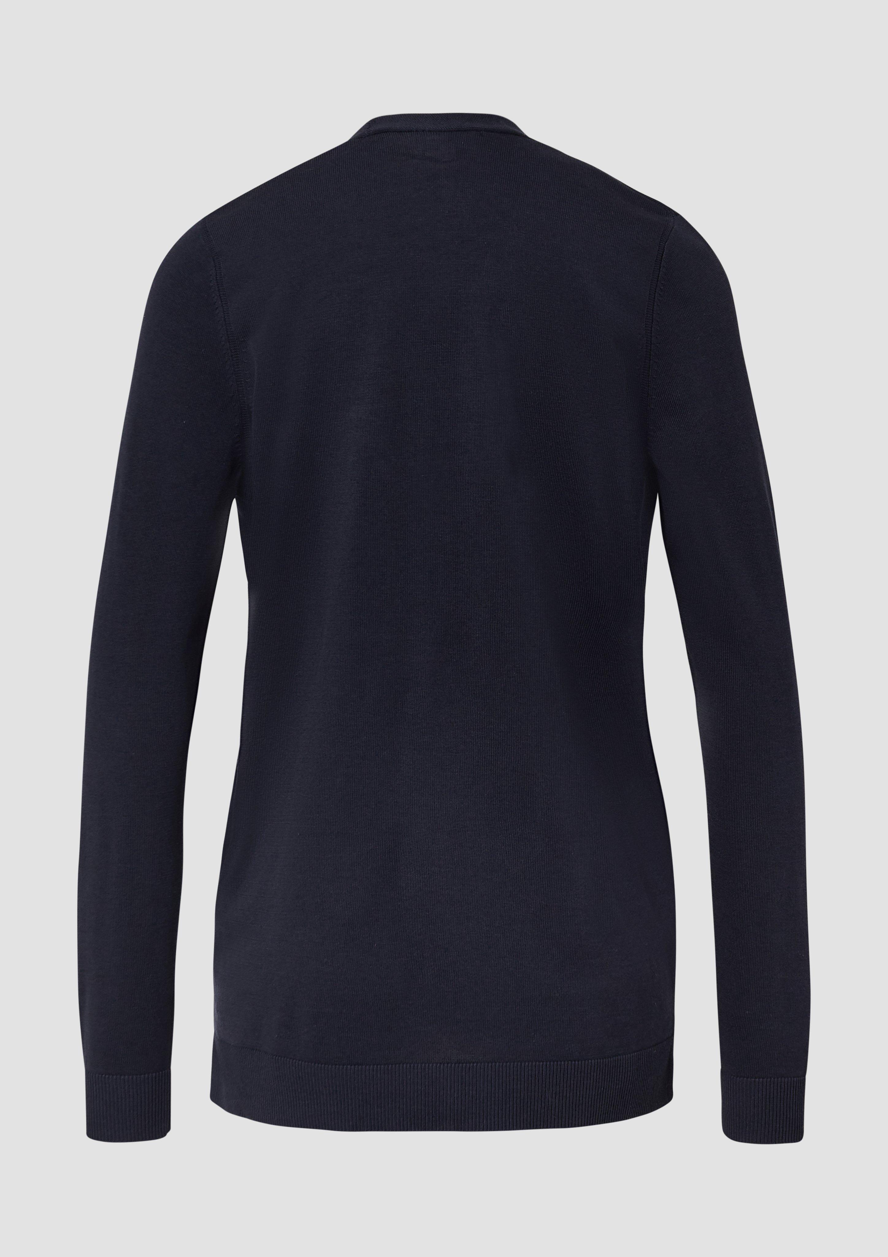 Cardigan in 5959, 7774, 82W7, 9730, 9999, 4703, 4101, 5513 & 81W1