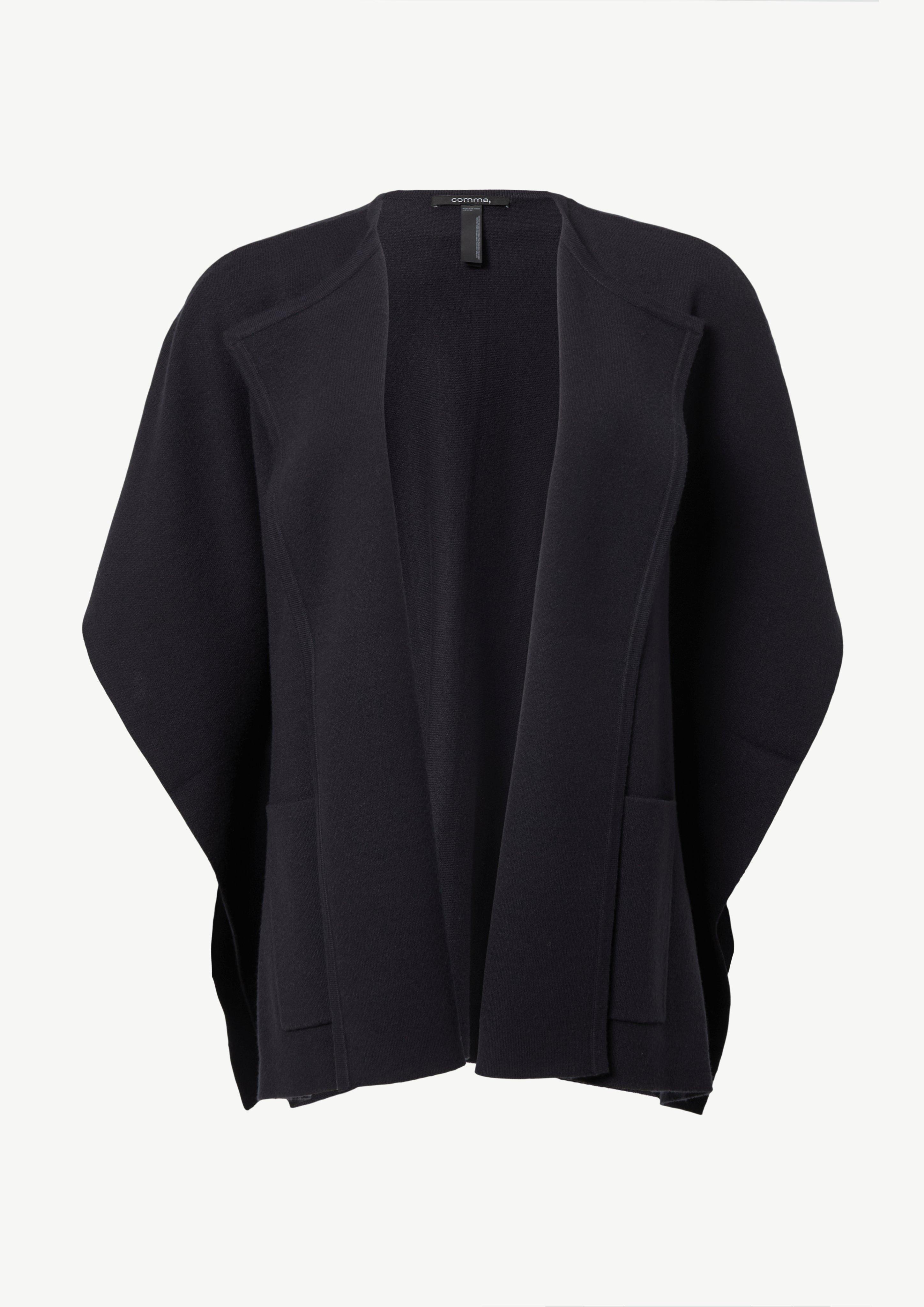 Artikel klicken und genauer betrachten! - Der Poncho aus Viskosemix vereint Komfort und Stil. Sie werden die weiche Qualität und den fließenden Fall des Materials lieben. Dieses vielseitige Piece lässt sich mühelos über Basics layern und verleiht Ihrem Look eine modische Note. Perfekt für entspannte Tage zuhause oder als stilvoller Überwurf für Ihre Outfits. Genießen Sie die Leichtigkeit und Bewegungsfreiheit dieses ärmellosen Designs. | im Online Shop kaufen