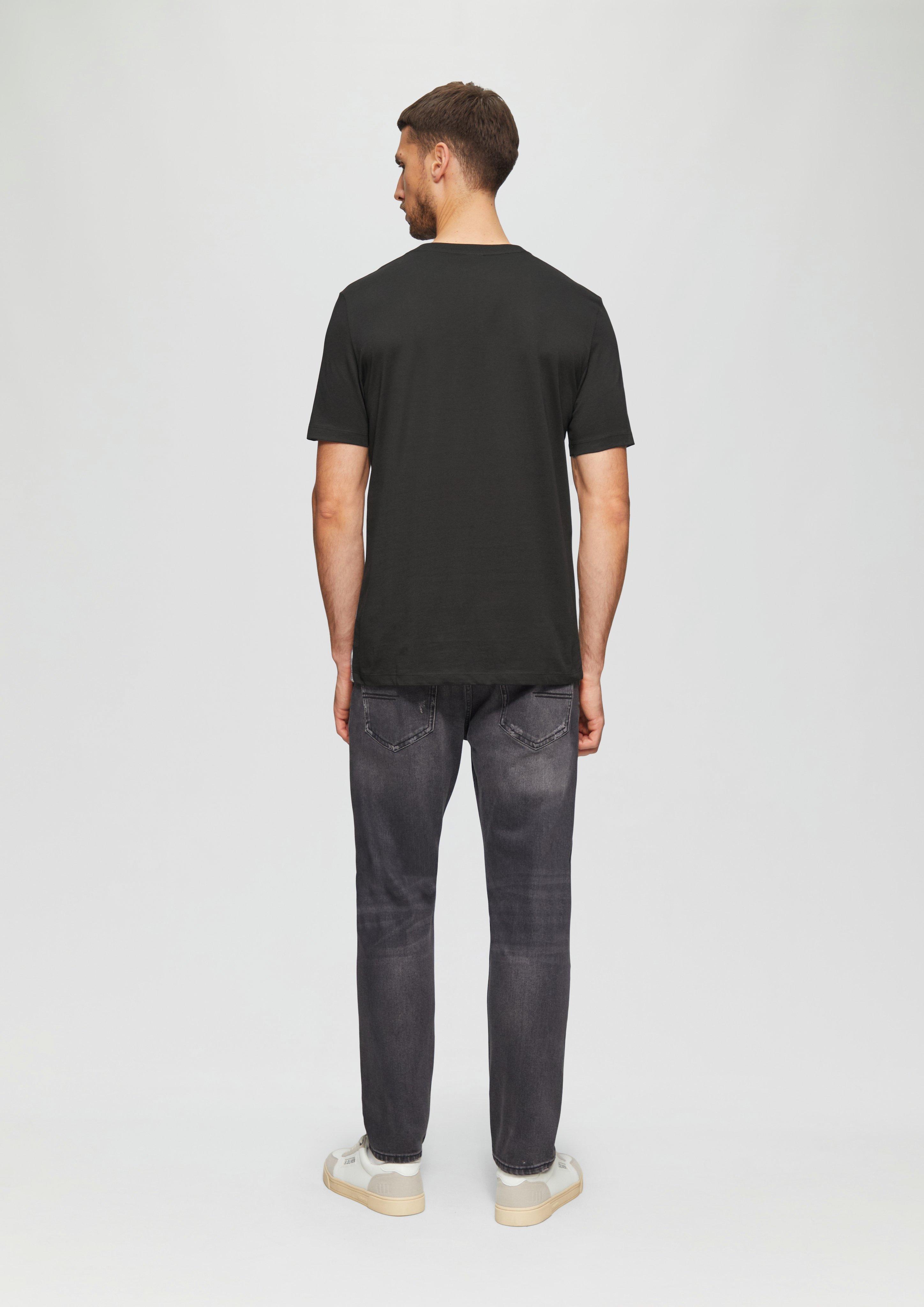 T-shirt in 99D4, 01D5, 83D1, 99D3 & 99D2