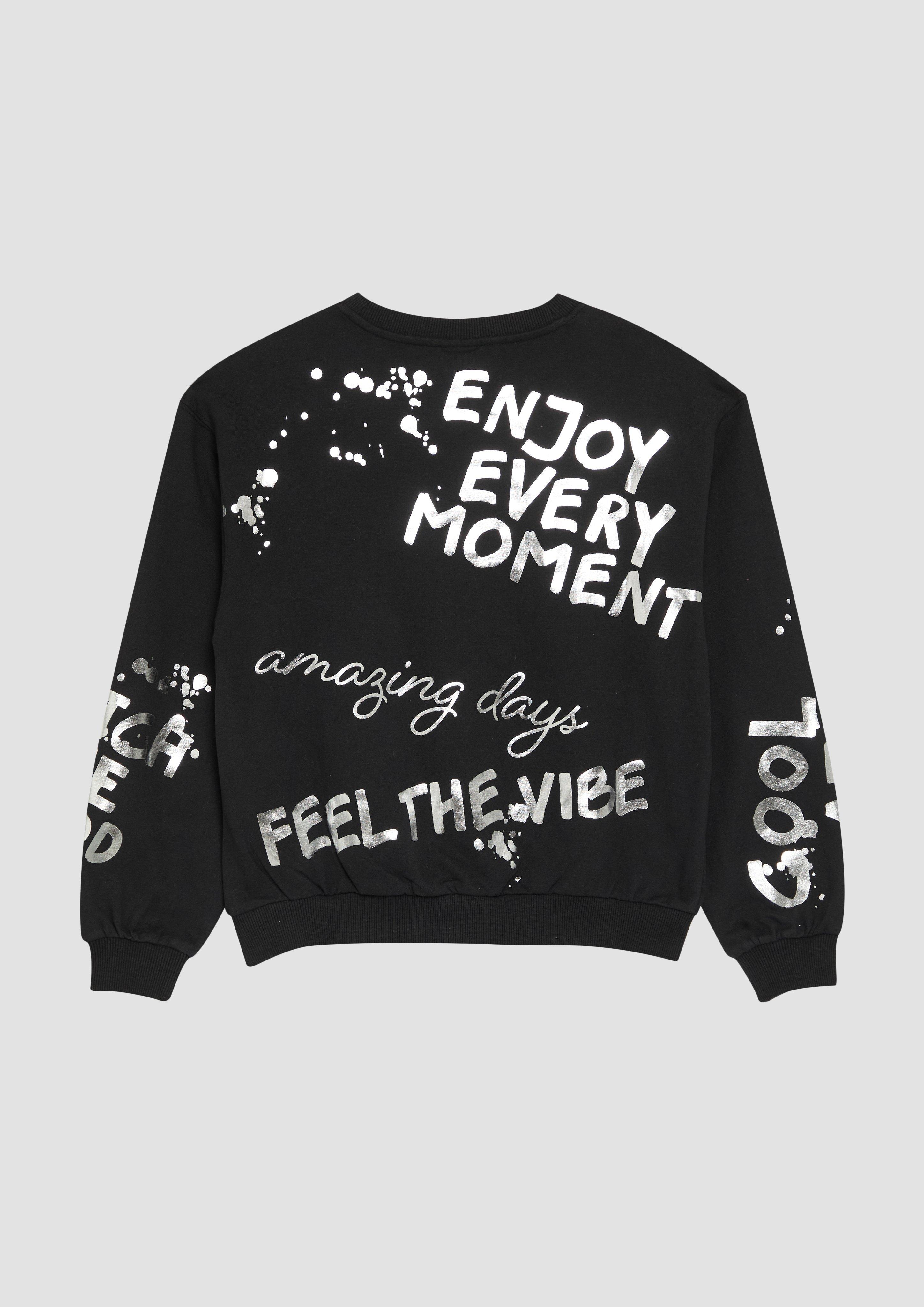 Sweatshirt in 9999 & 0210