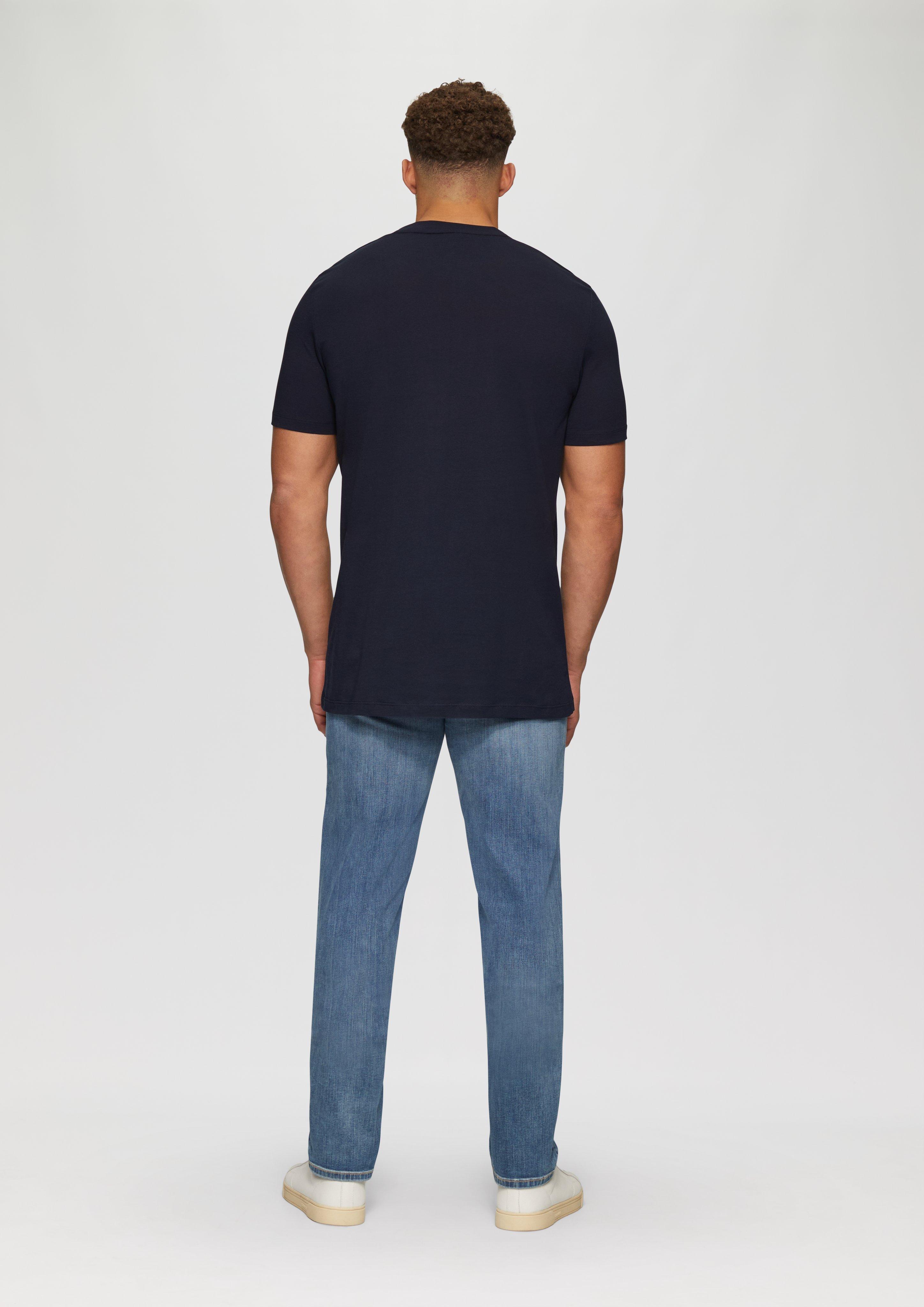 T-shirt in 59D3, 74D3 & 77D1