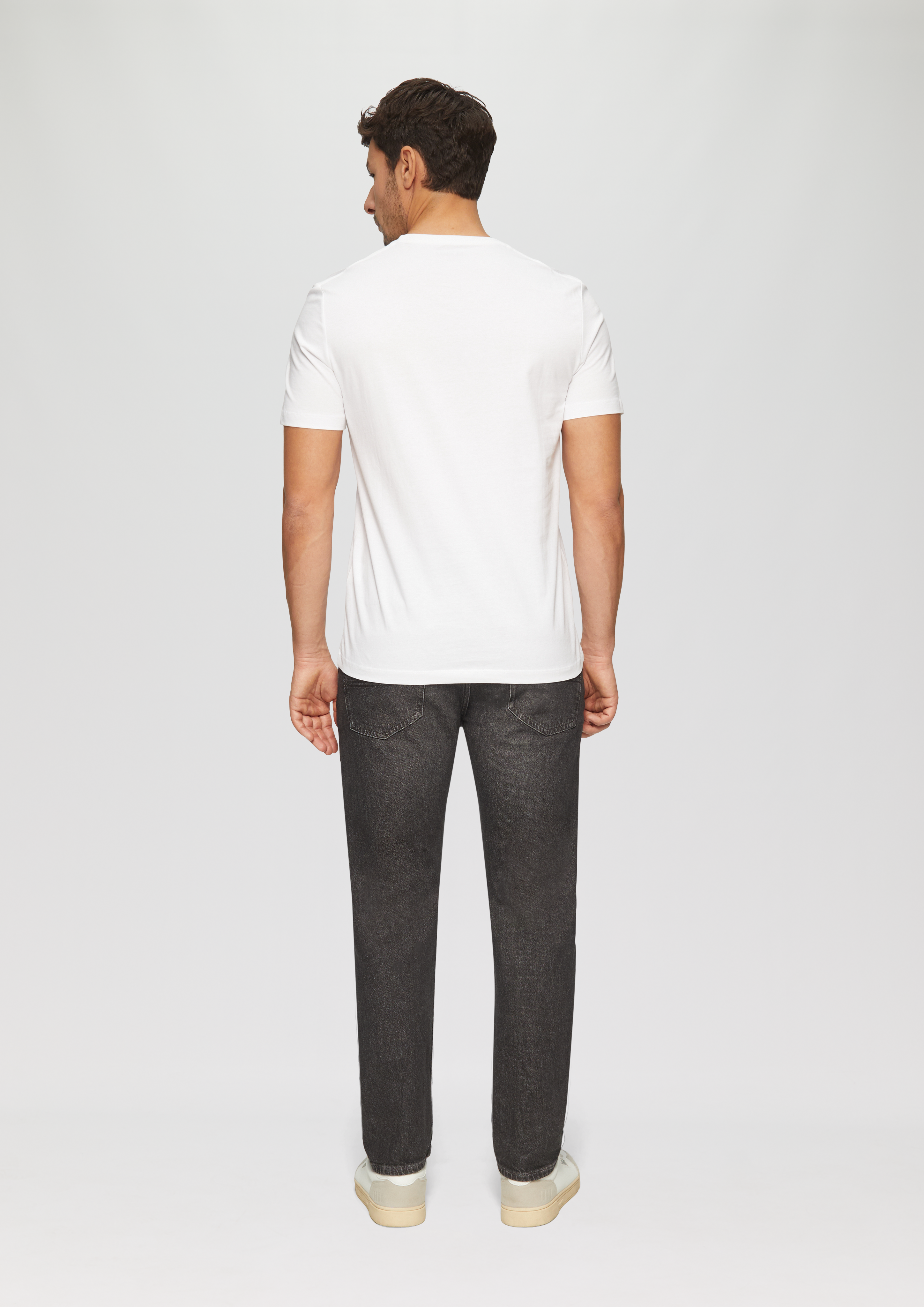 T-Shirt in 01D2, 78D1, 56D1, 67D1, 47D1, 46D1, 79D2, 48D1, 99D2 & 80D1