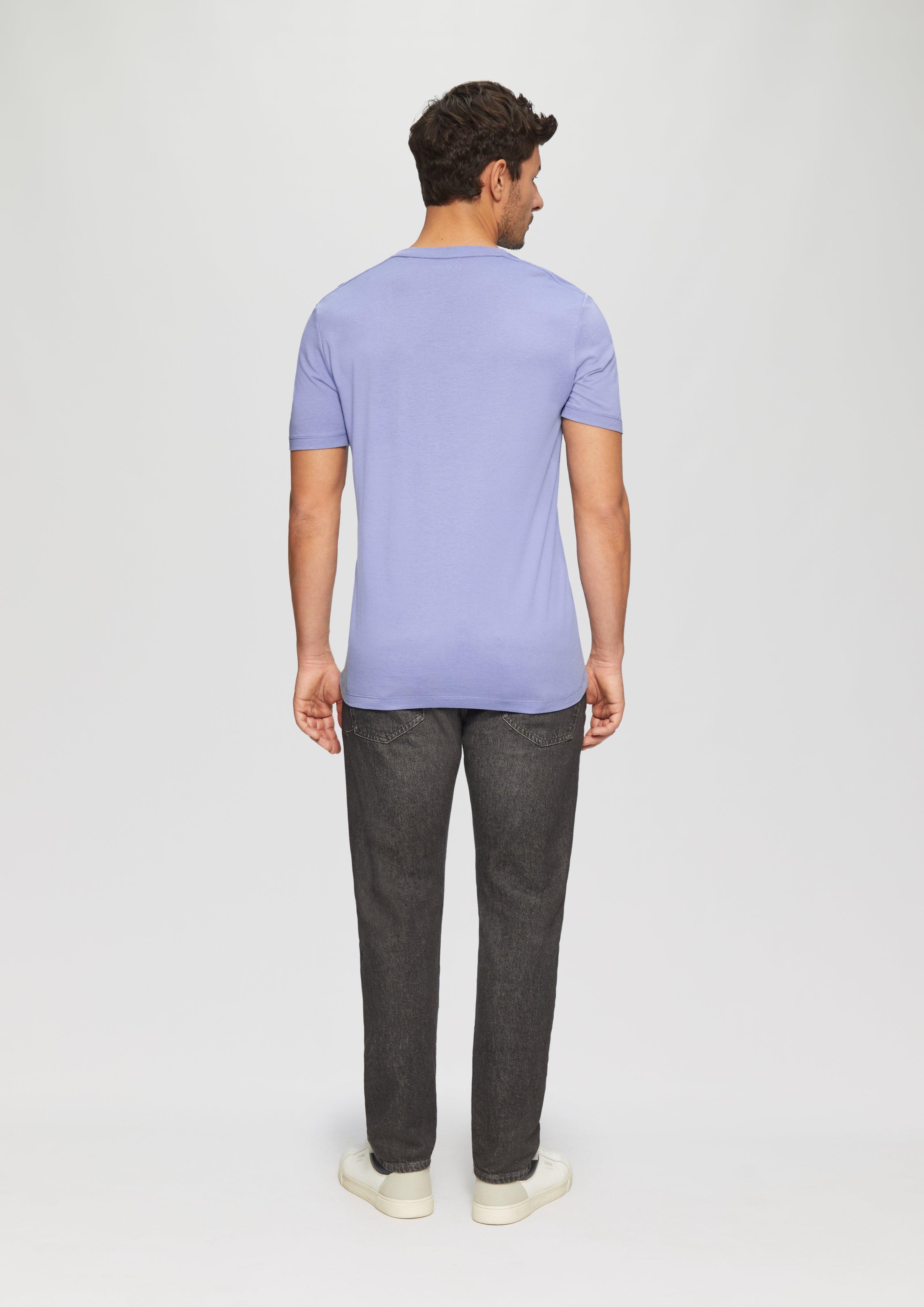 T-Shirt in 46D1, 78D1, 56D1, 67D1, 47D1, 01D2, 79D2, 48D1, 99D2 & 80D1