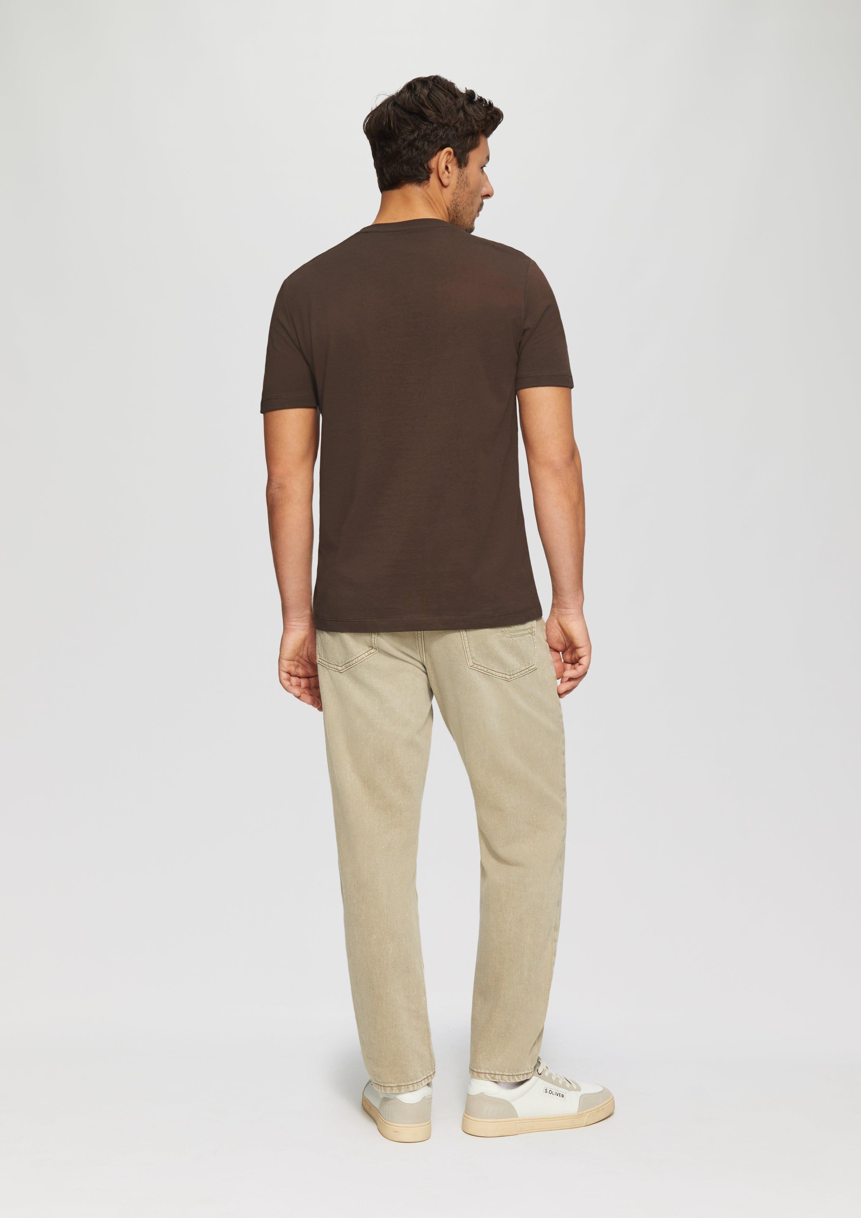 T-shirt in 48D1, 78D1, 56D1, 67D1, 47D1, 01D2, 46D1, 79D2, 99D2 & 80D1