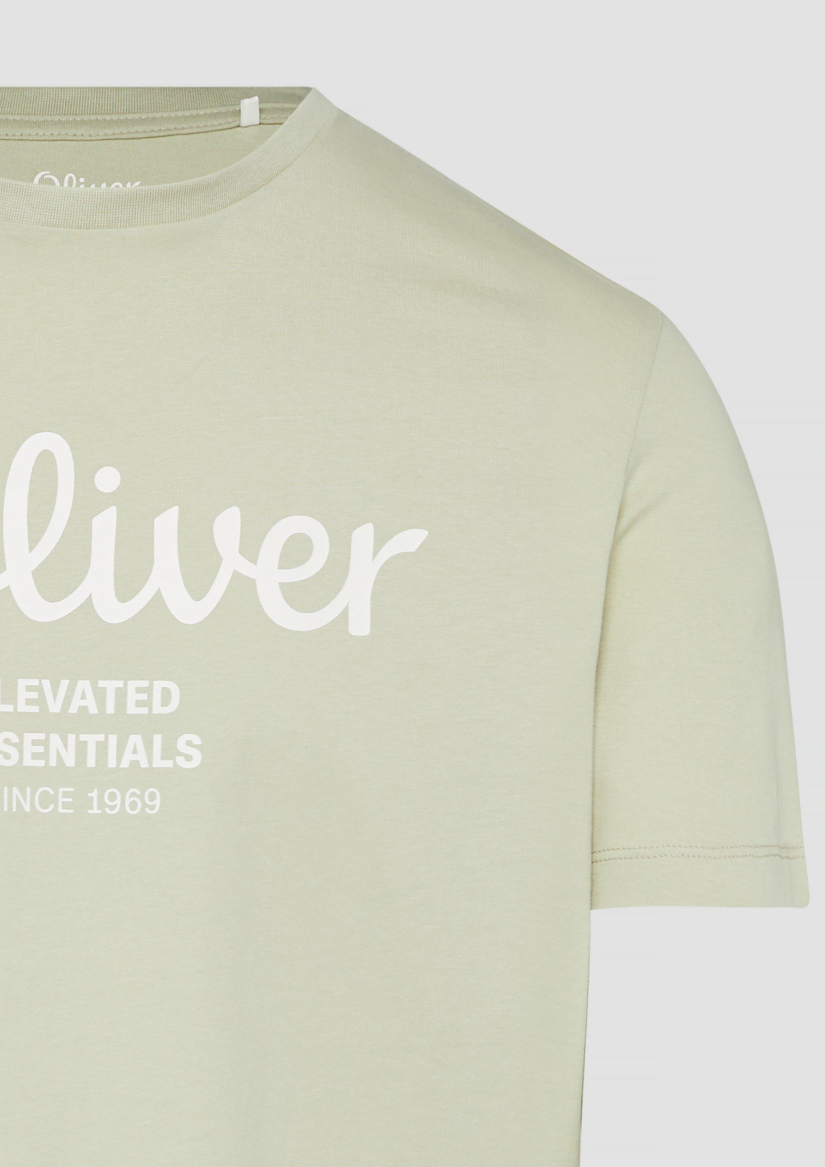 T-shirt in 80D1, 78D1, 56D1, 67D1, 47D1, 01D2, 46D1, 79D2, 48D1 & 99D2