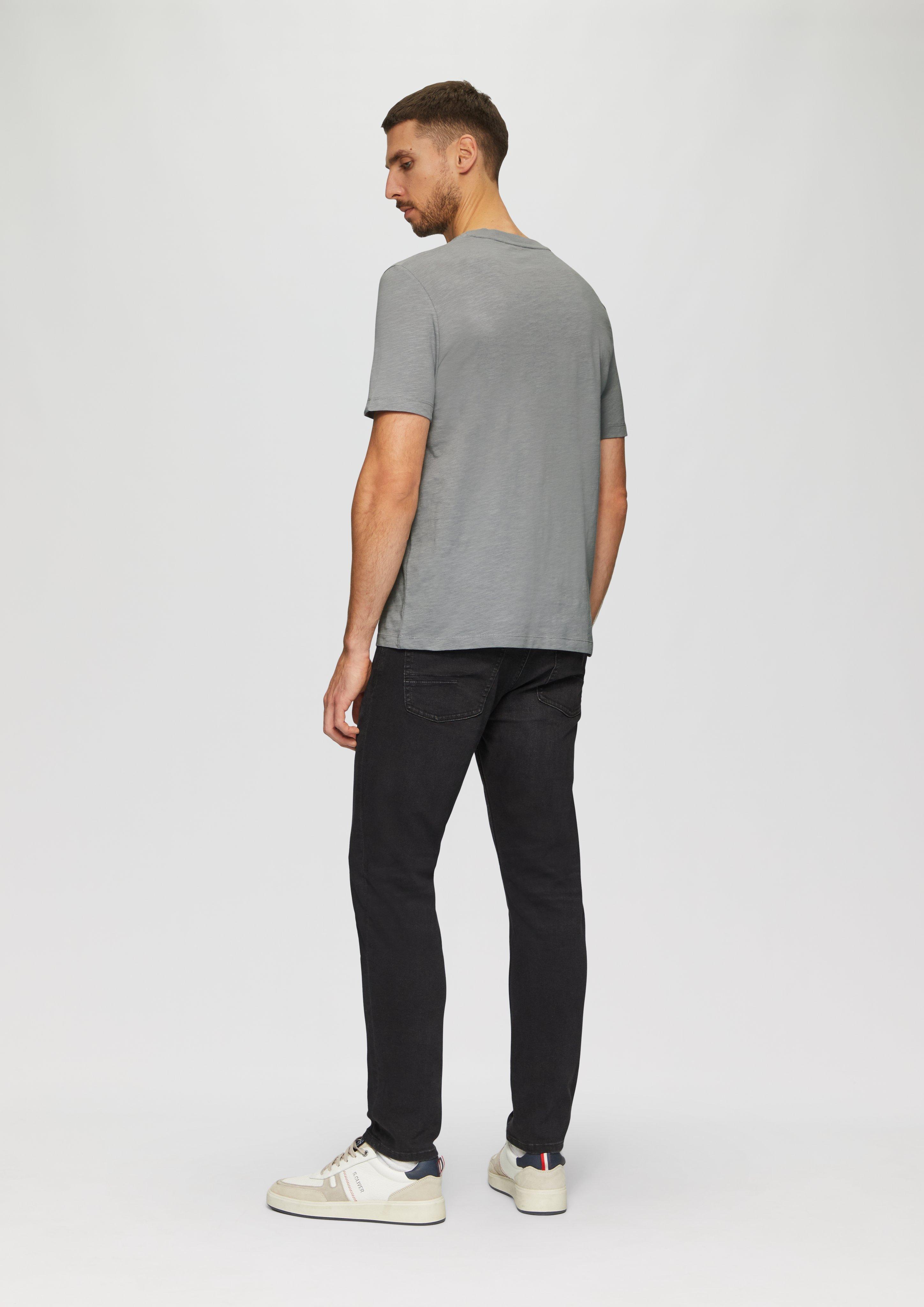 T-Shirt in 95D2, 59D2, 59D1, 01D1, 56D2, 47D1, 56D1 & 01D2