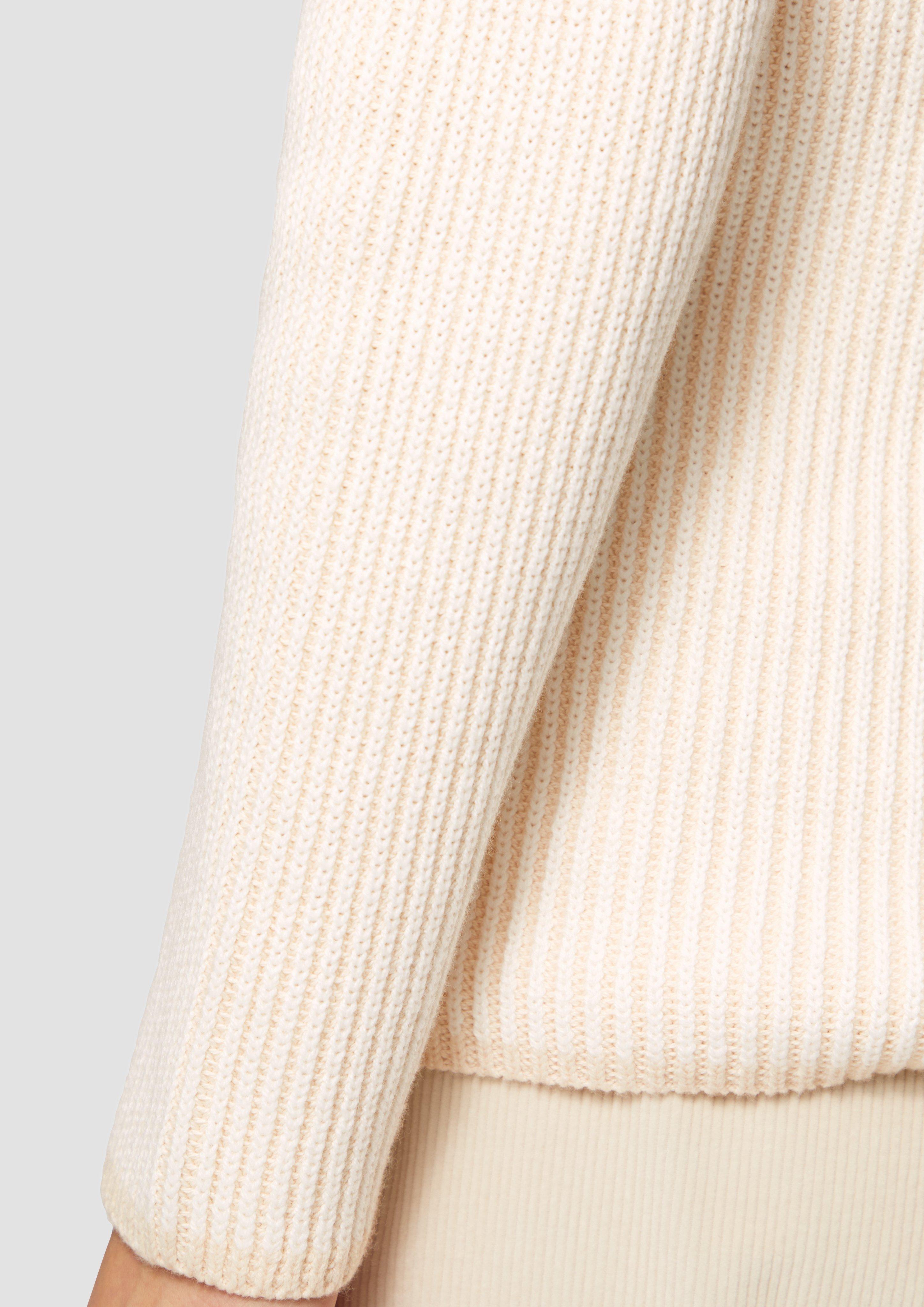 Knitted pullover in 8100 & 7326