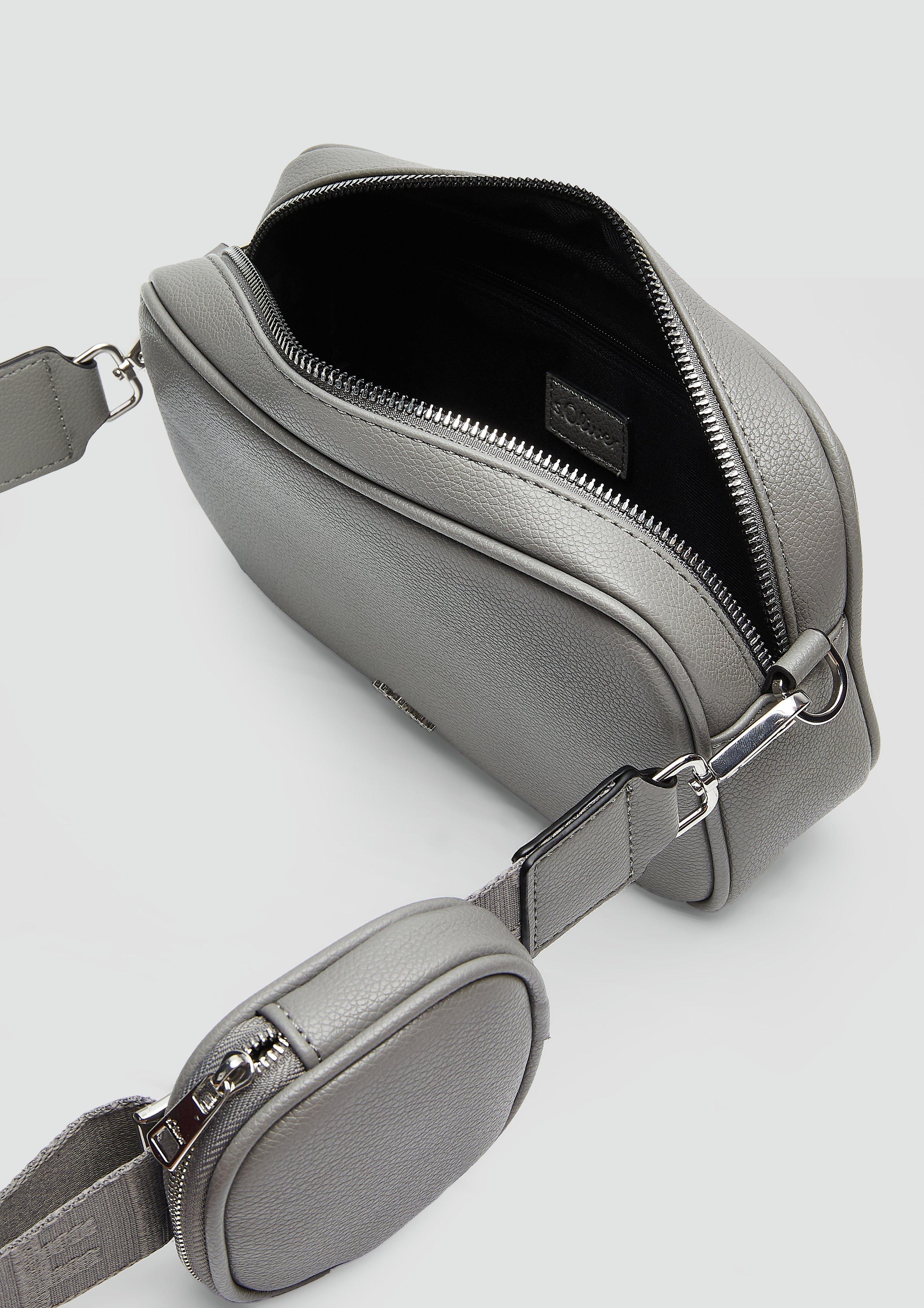 s.Oliver Camera-Bag aus Lederimitat