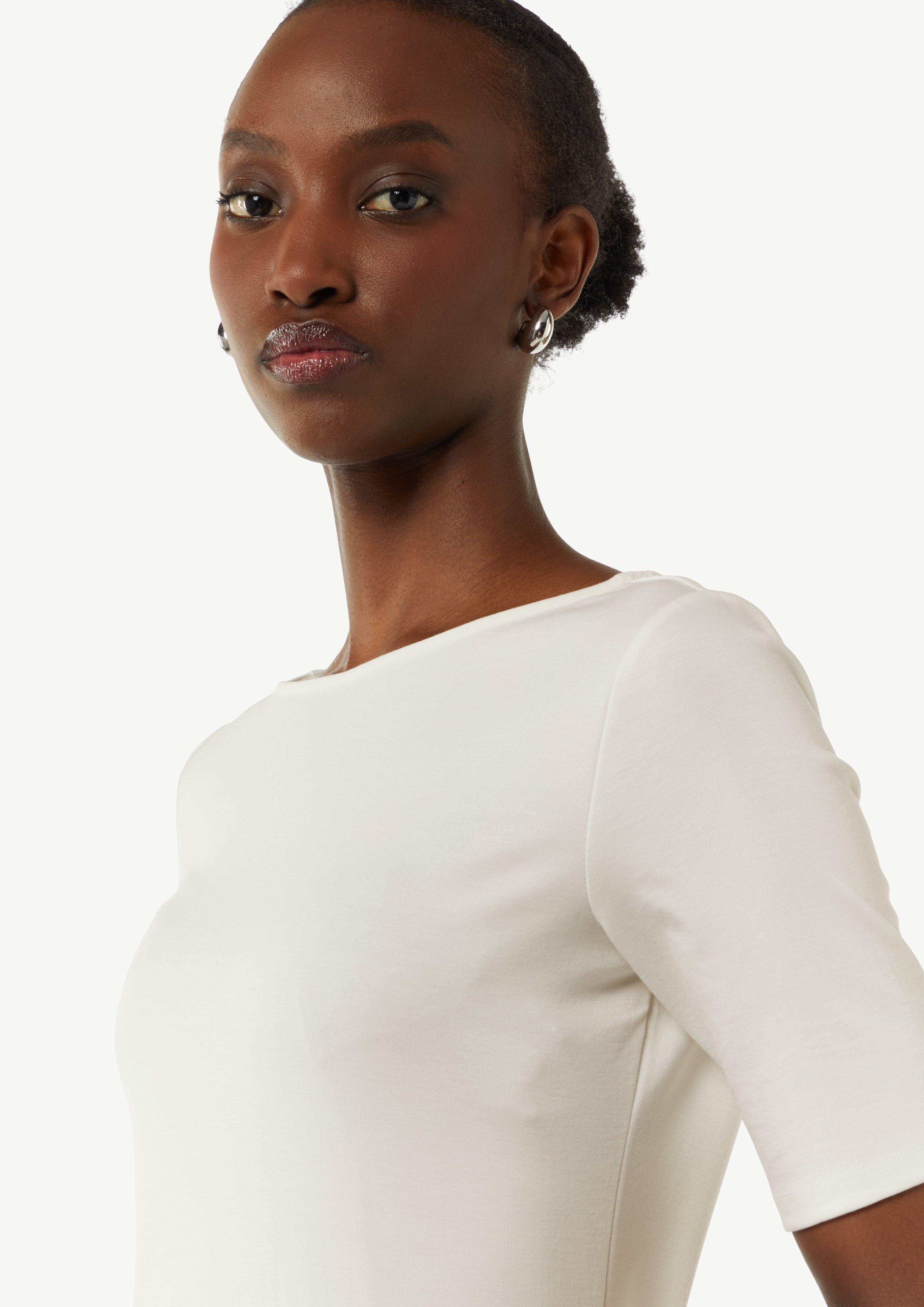 T-Shirt in 0120 & 4074