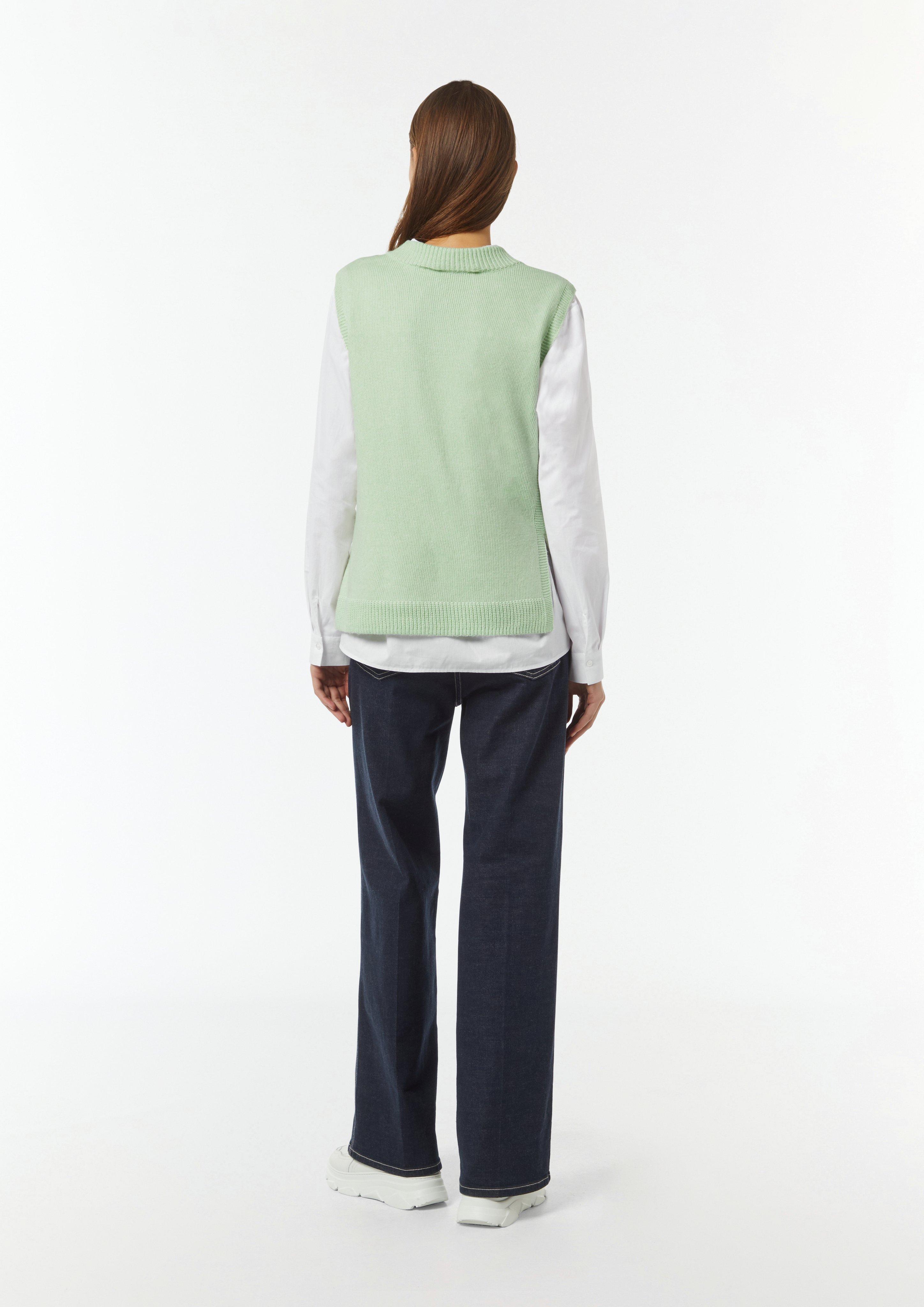 Knitted vest in 7203