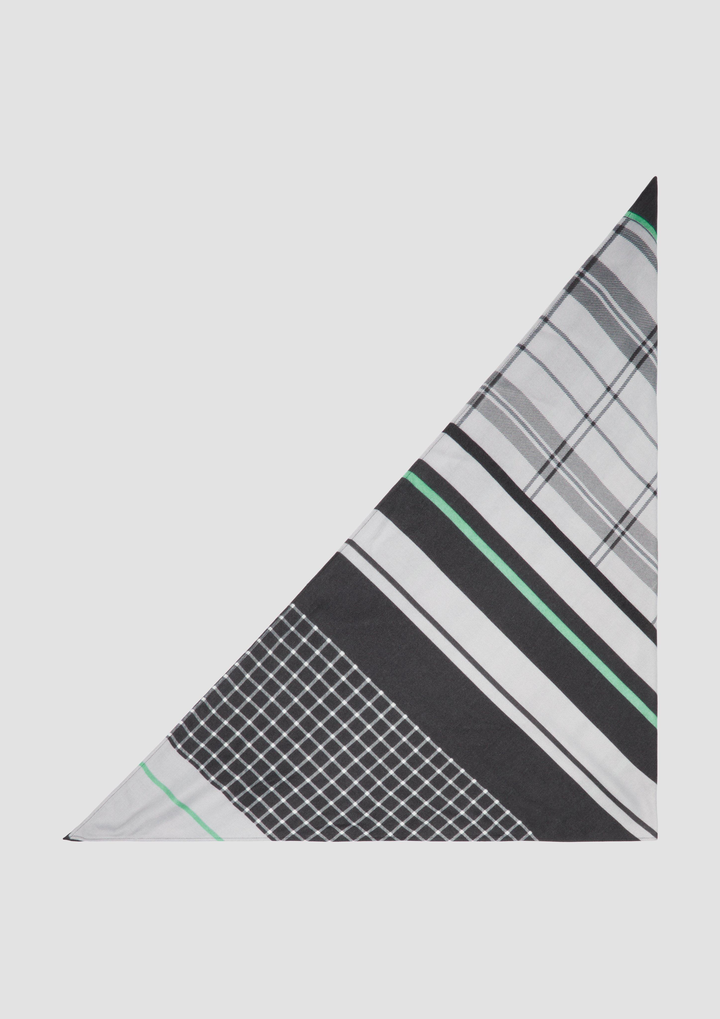 Schal in 98D0 & 81D0