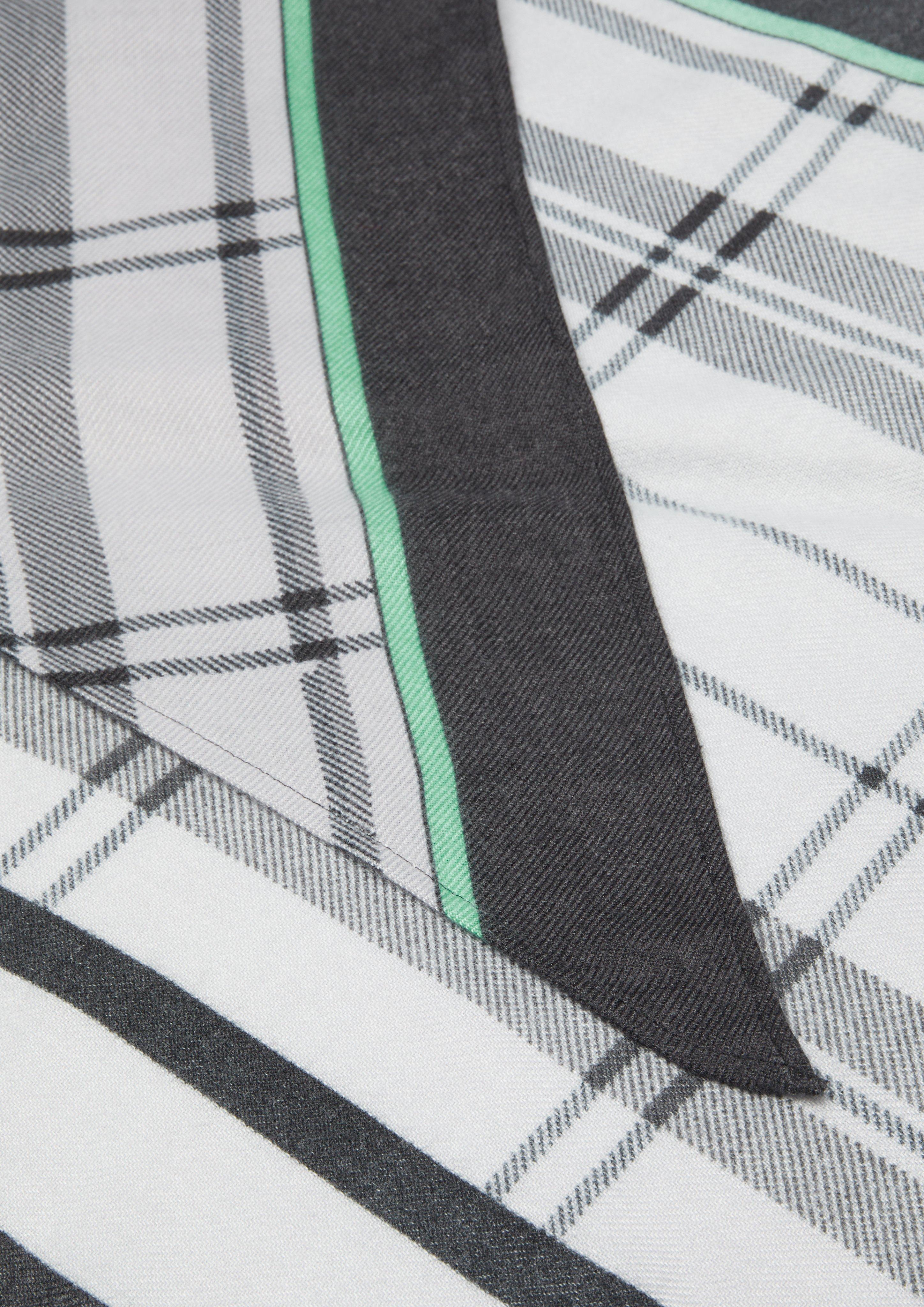 Schal in 98D0 & 81D0