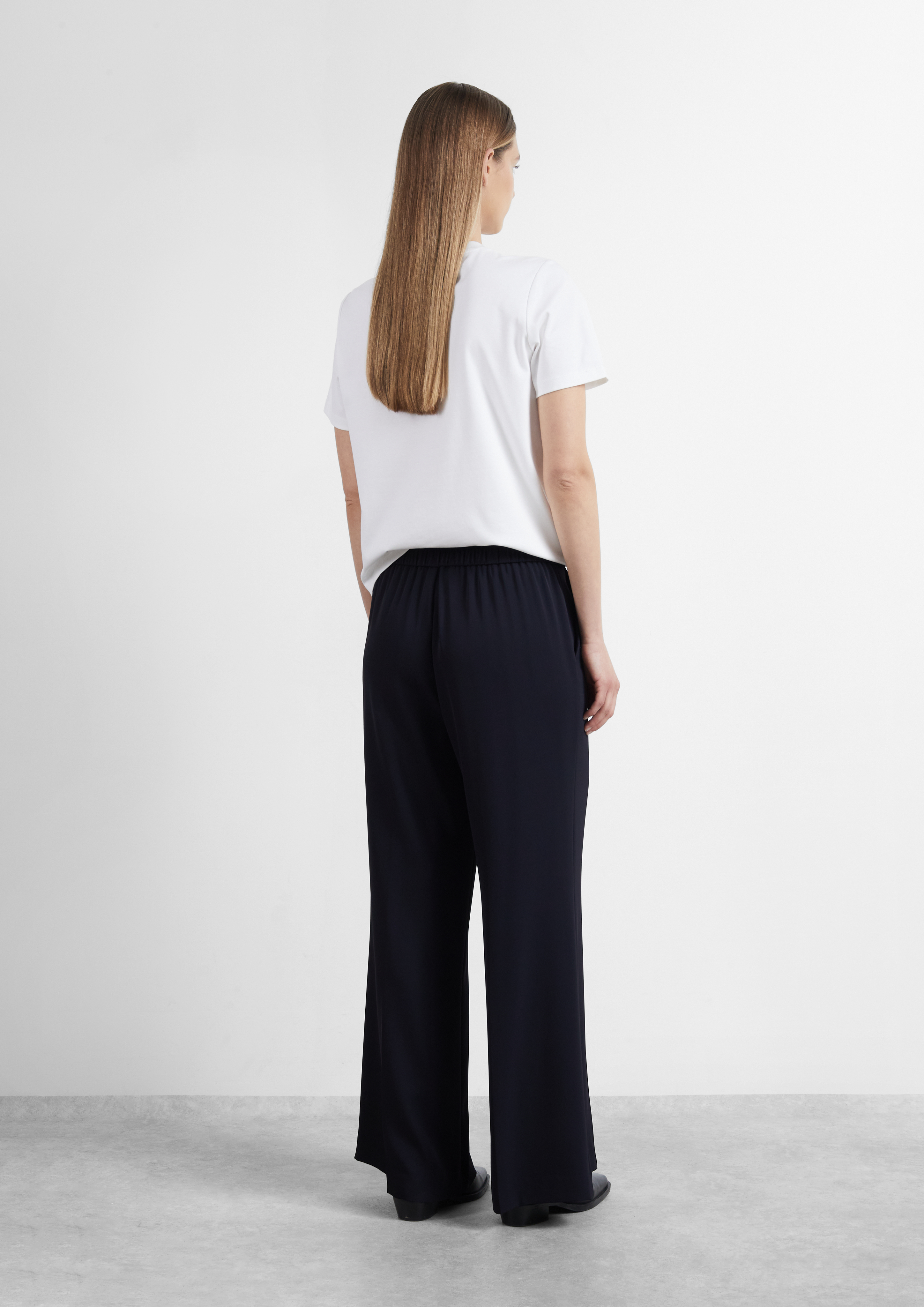 Pantalon Marlene fluide avec taille élastiquée en bleu de COMMA