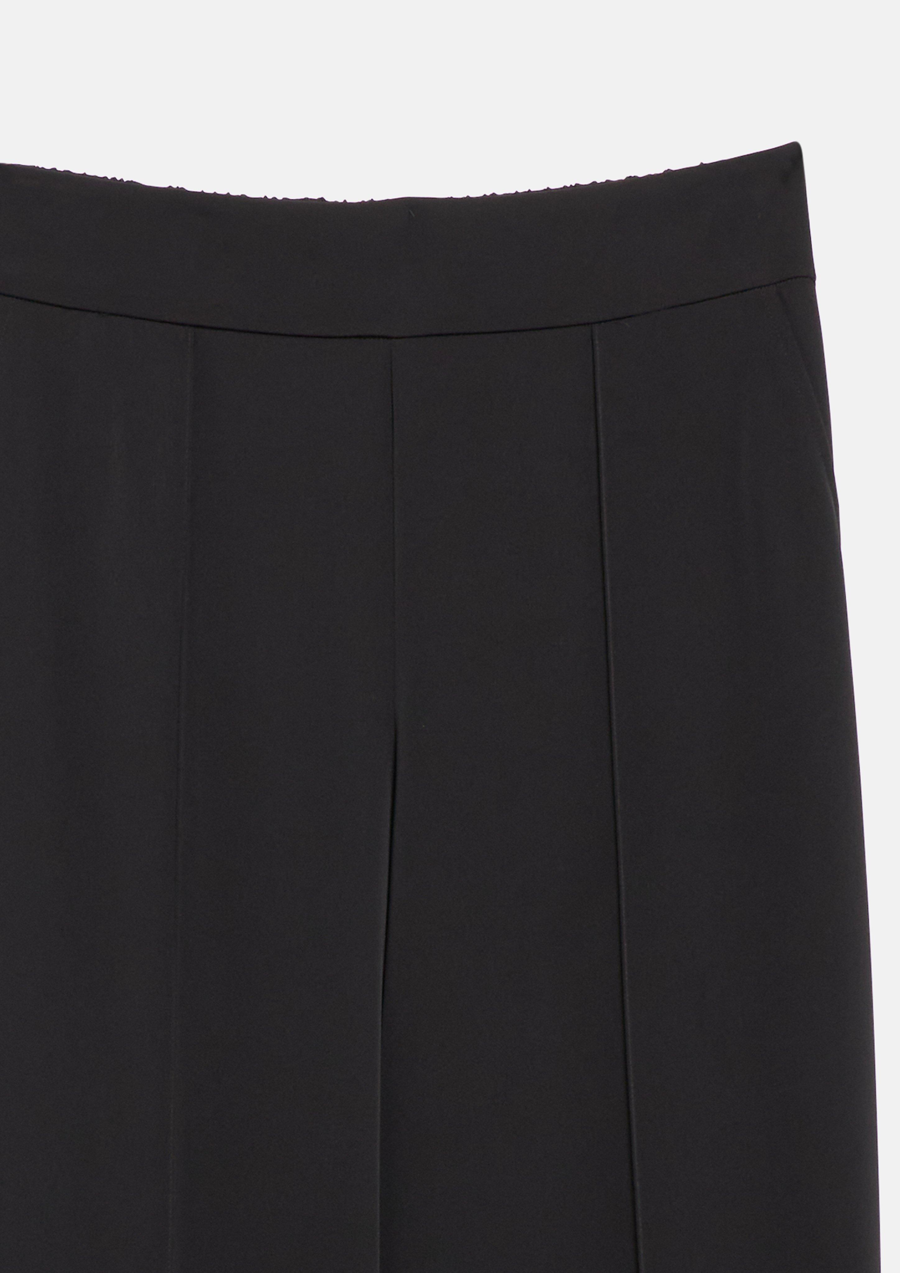 Wideleg Travel-Hose mit Biesen und elastischem Bund hinten in schwarz von COMMA
