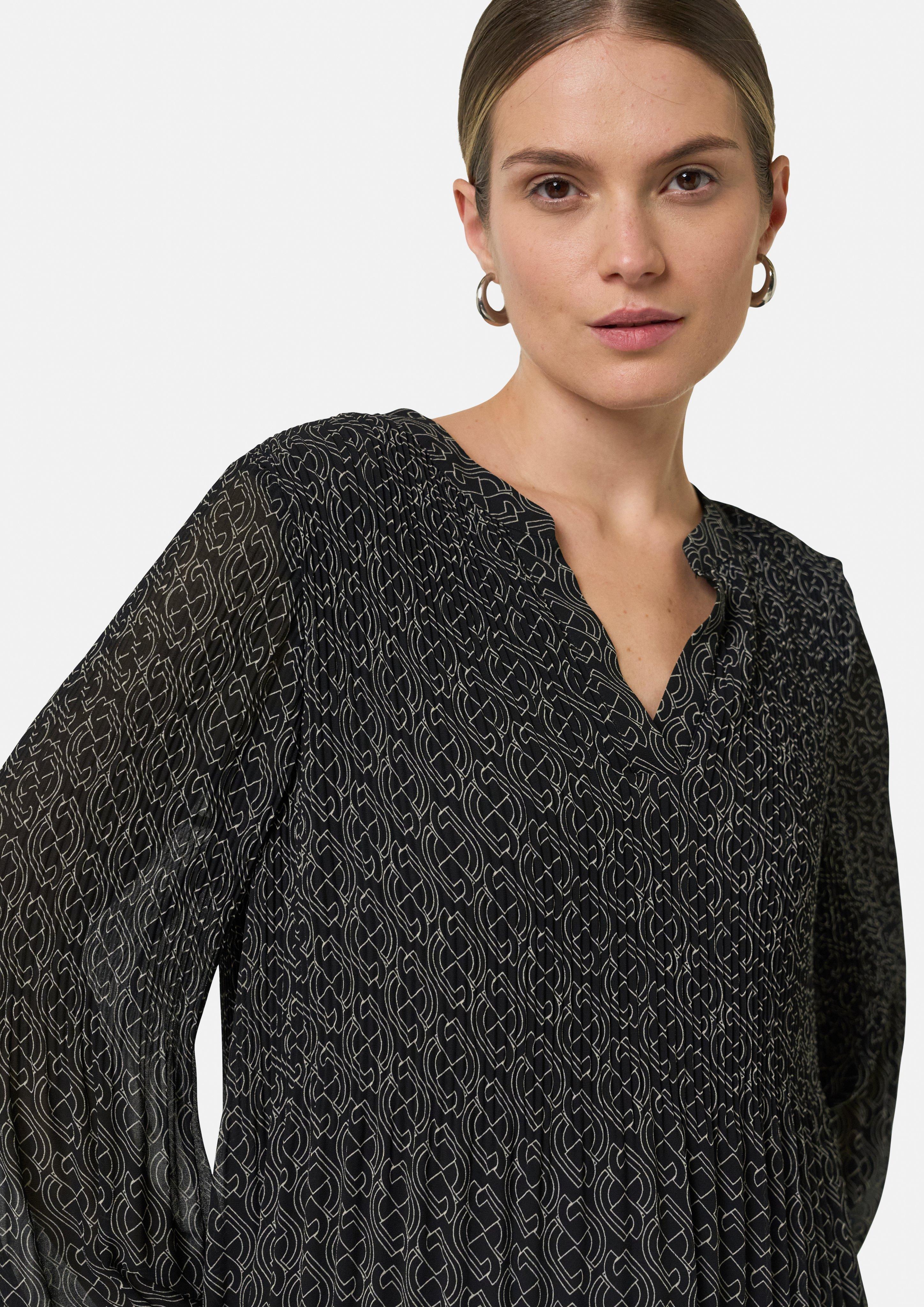Pleated chiffon blouse with a logo pattern - black | Comma