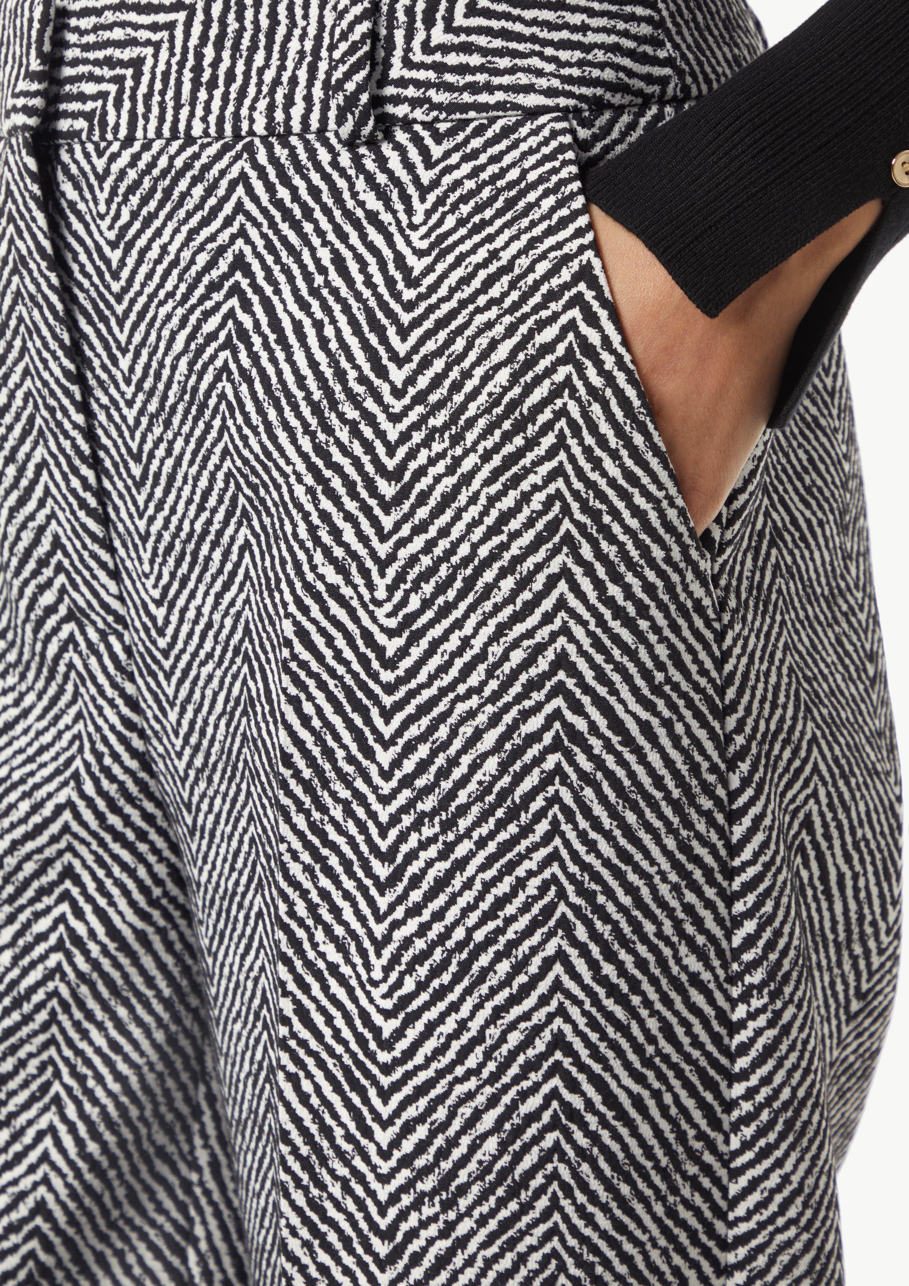 Jacquard trousers with a wide leg - black | Comma Jacquard trousers with a wide leg - black | Comma