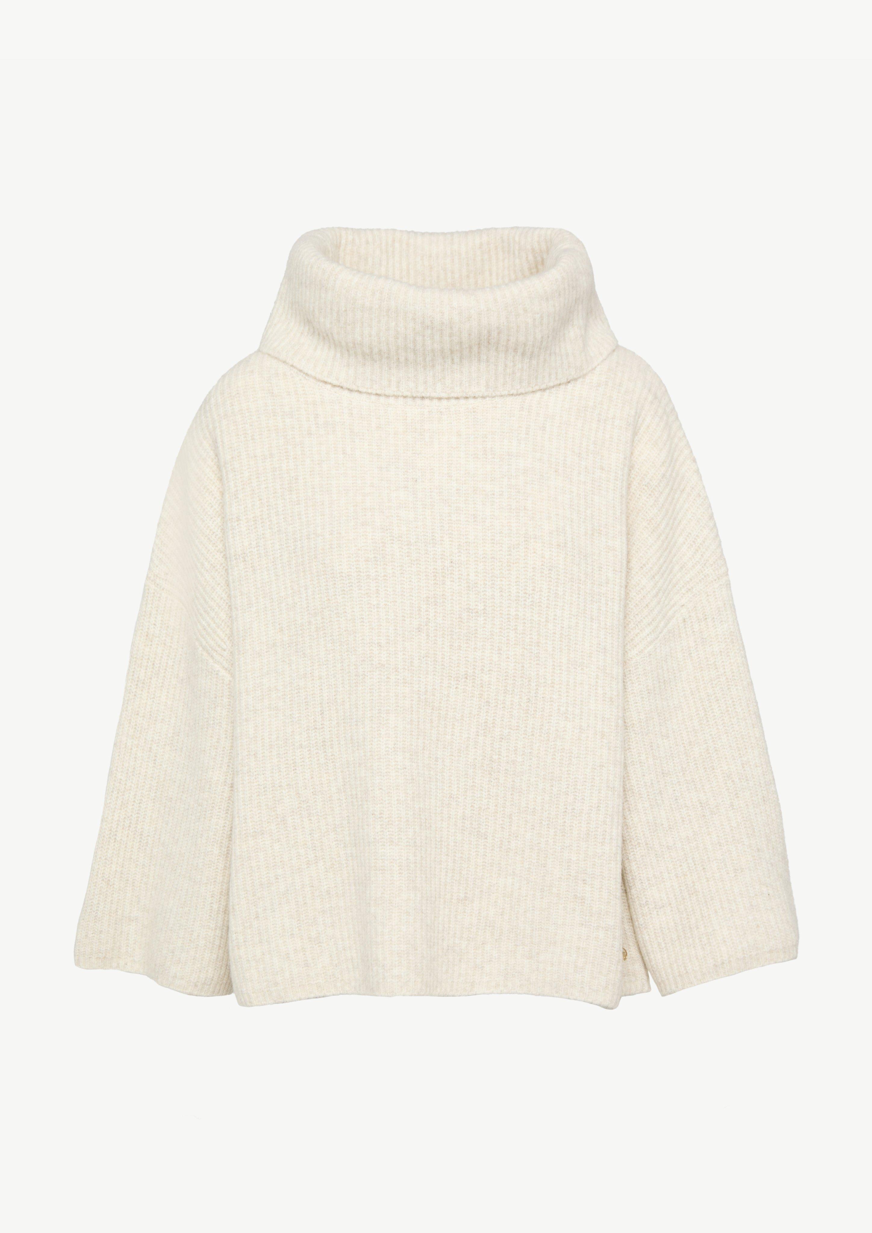 Thumbnail - Indoor-Poncho