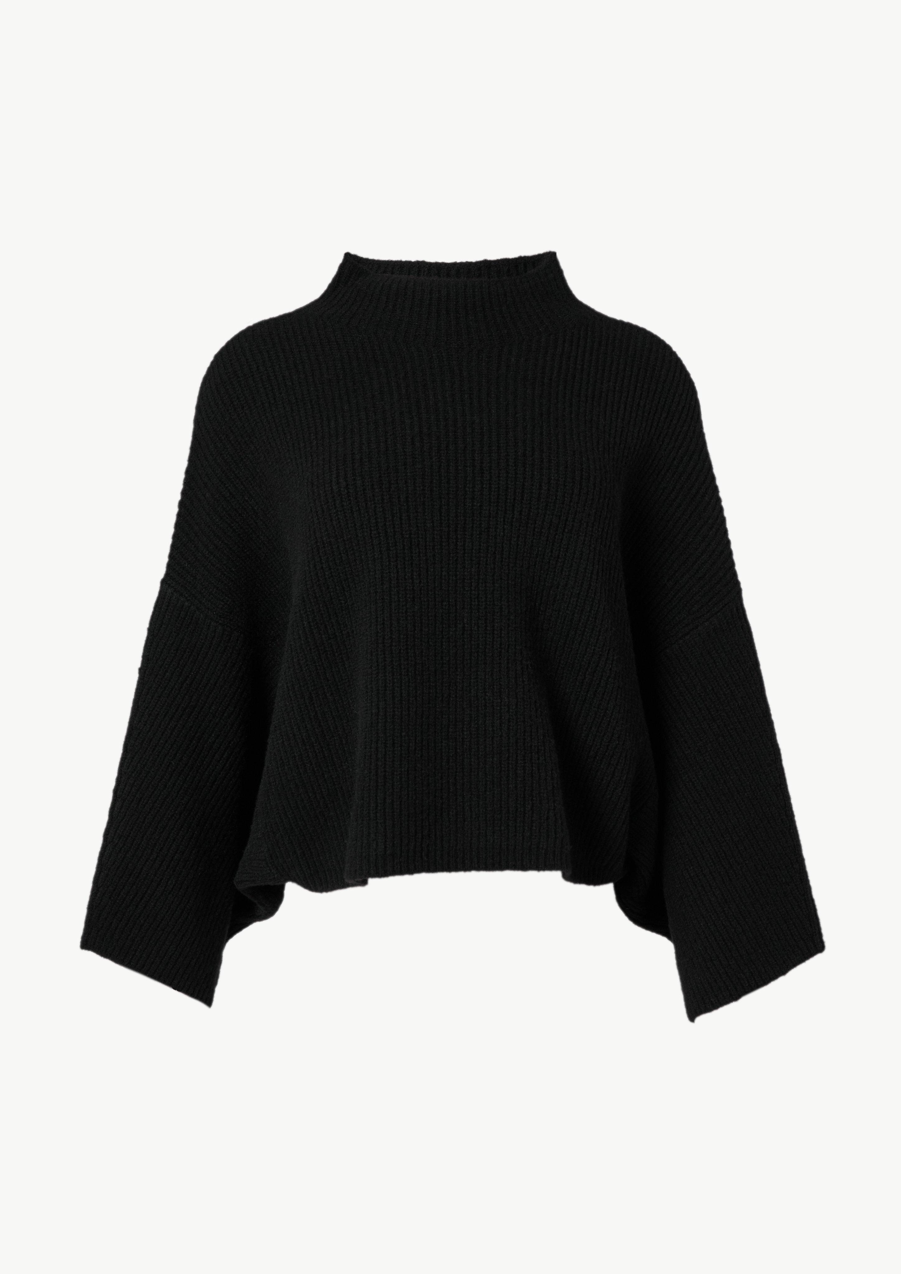 Indoor poncho in 9999 & 4090