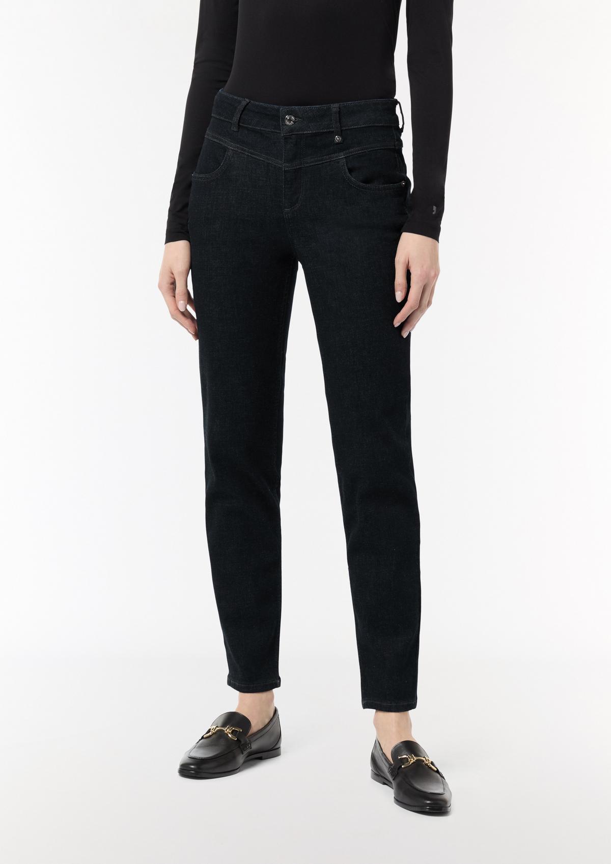 comma Jeans with a slim leg