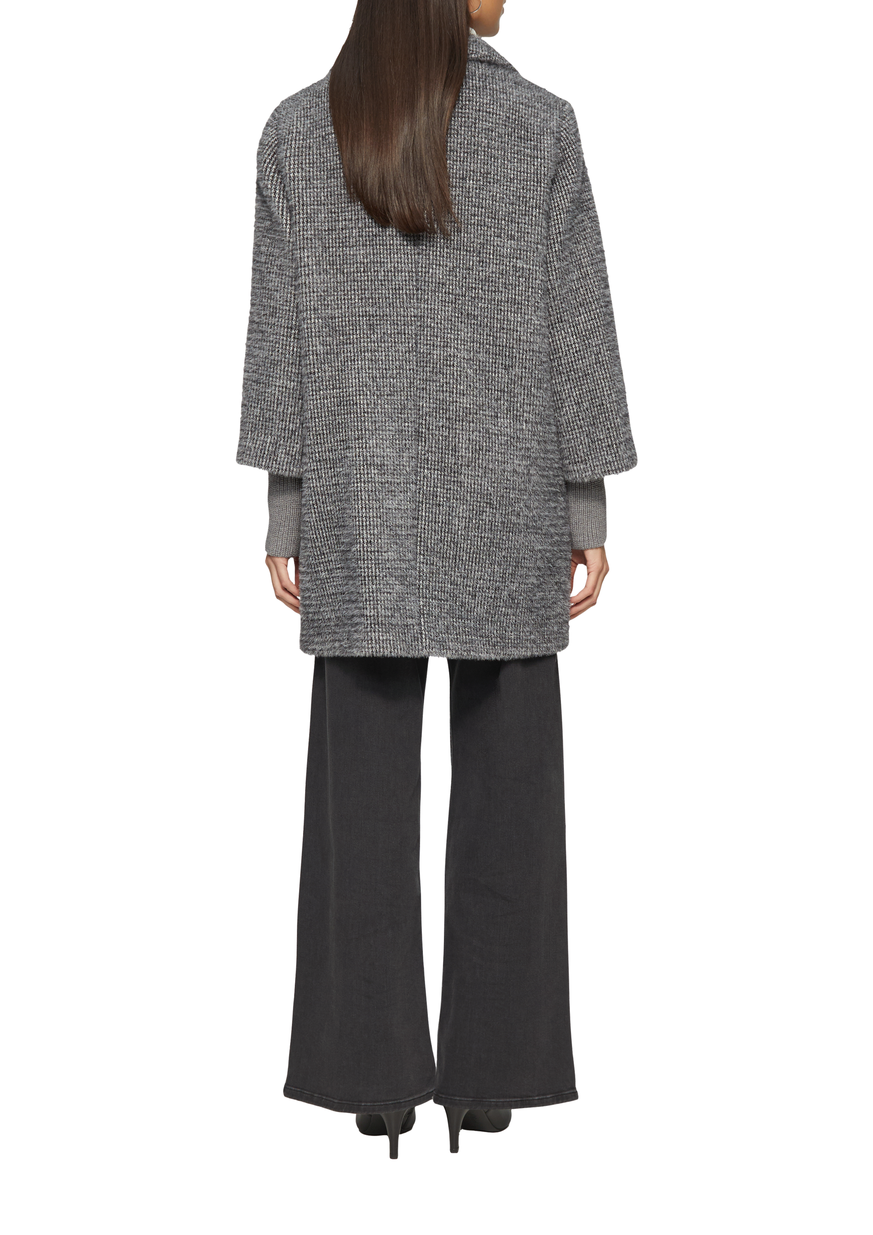 Thumbnail - Outdoor-Mantel