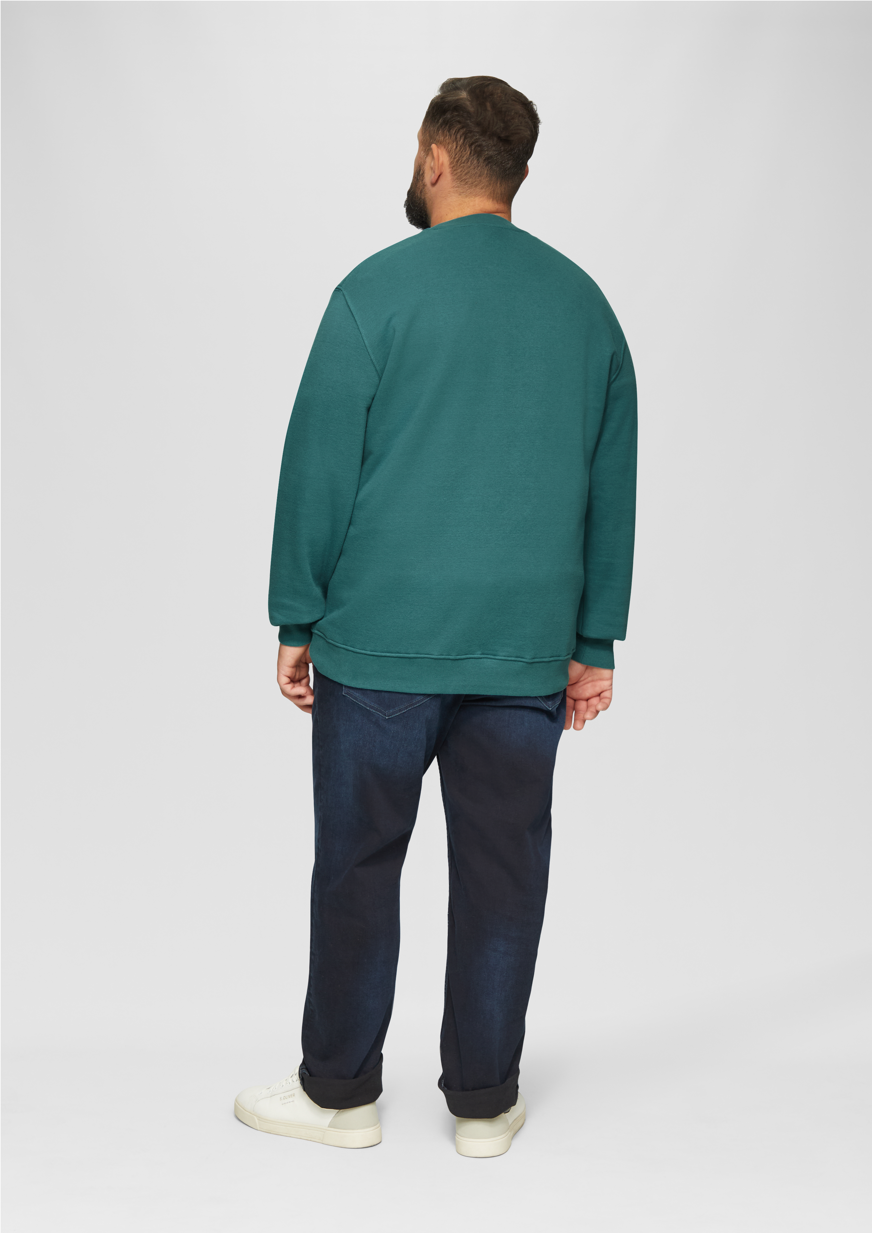 Sweatshirt in 67D2, 80D2, 33D1 & 59D1