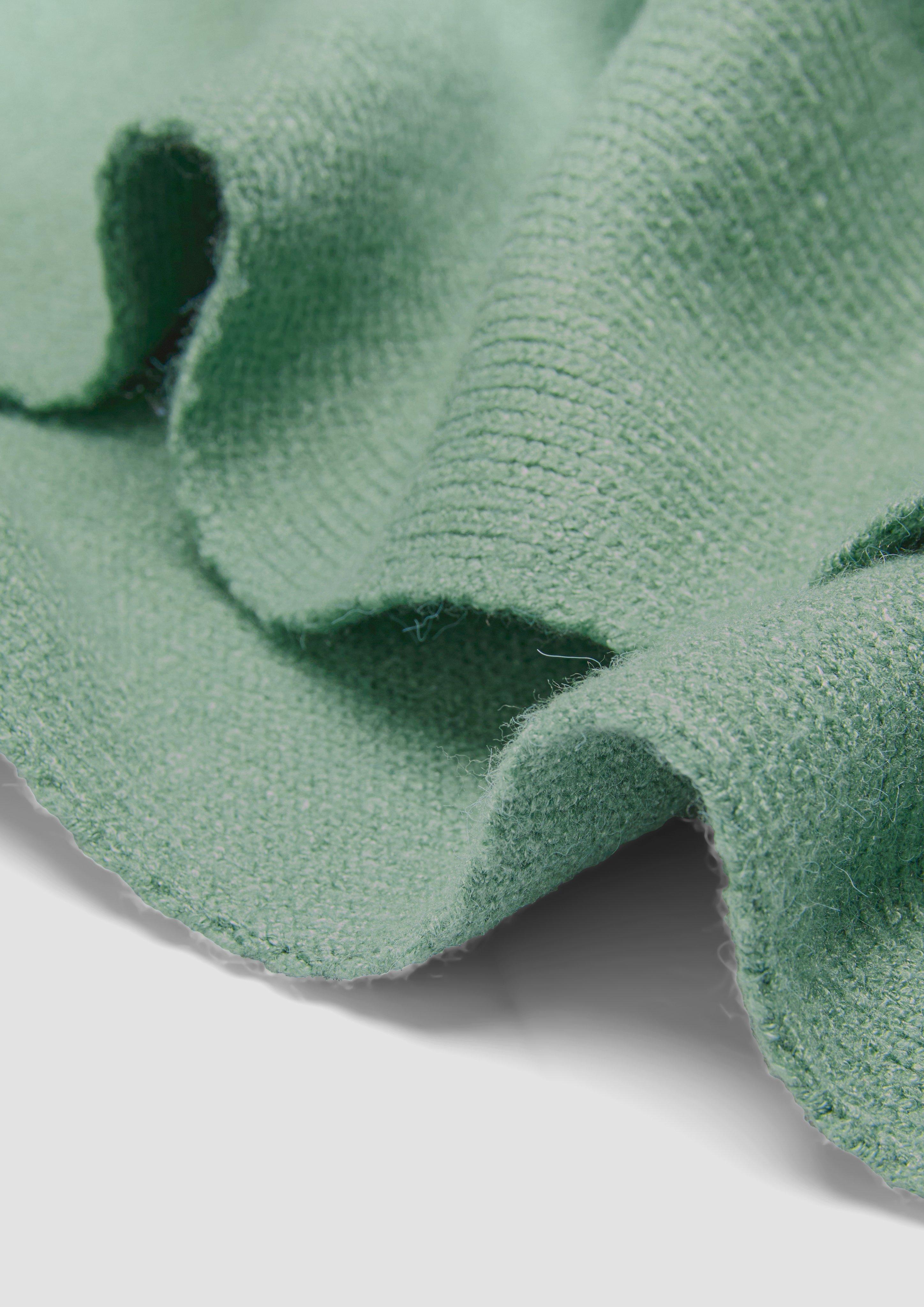 Šátek in 6575, 9999 & 4988