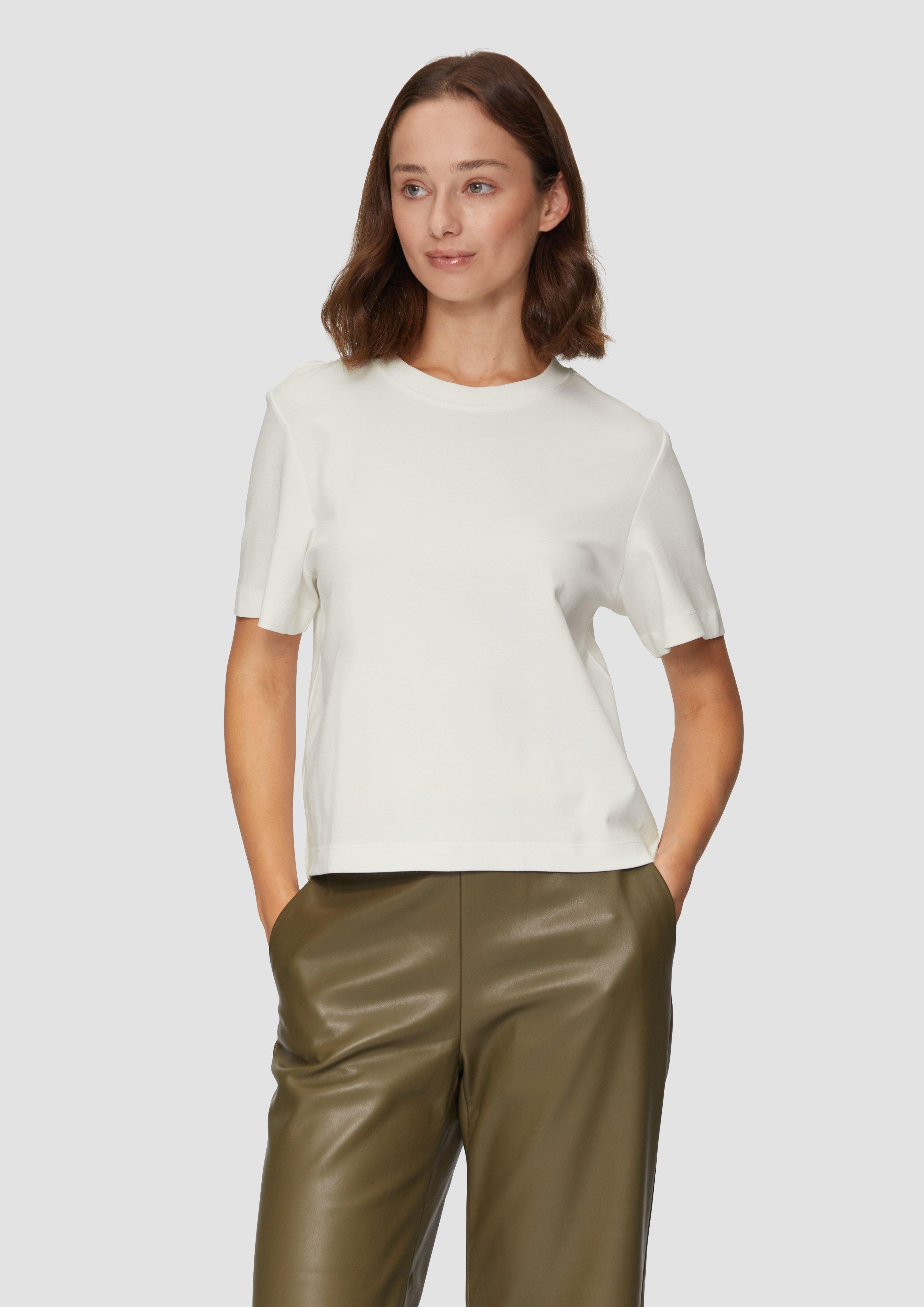 T-shirt in 0210 & 4703