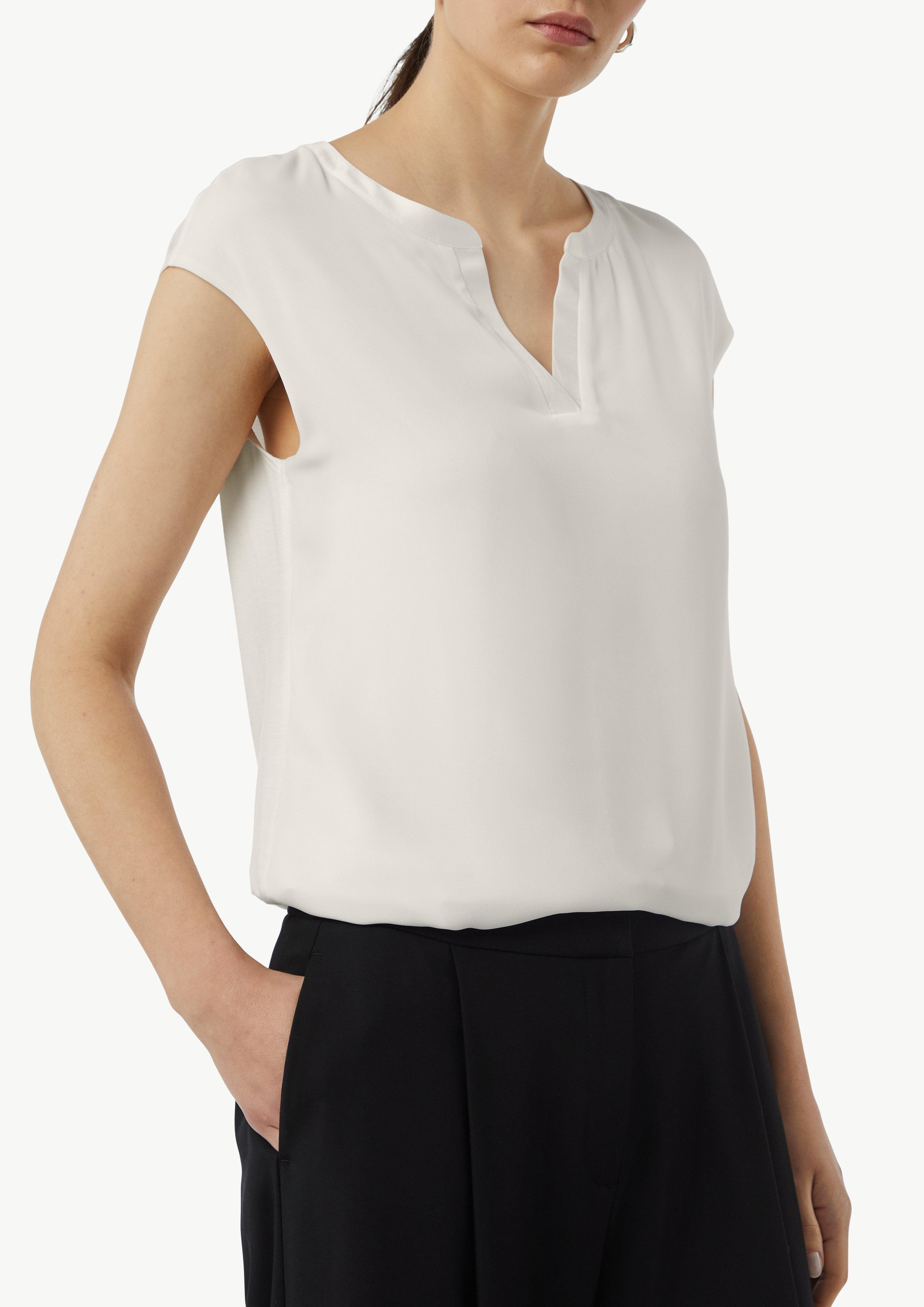 T-Shirt in 0120, 8102, 5976 & 9999