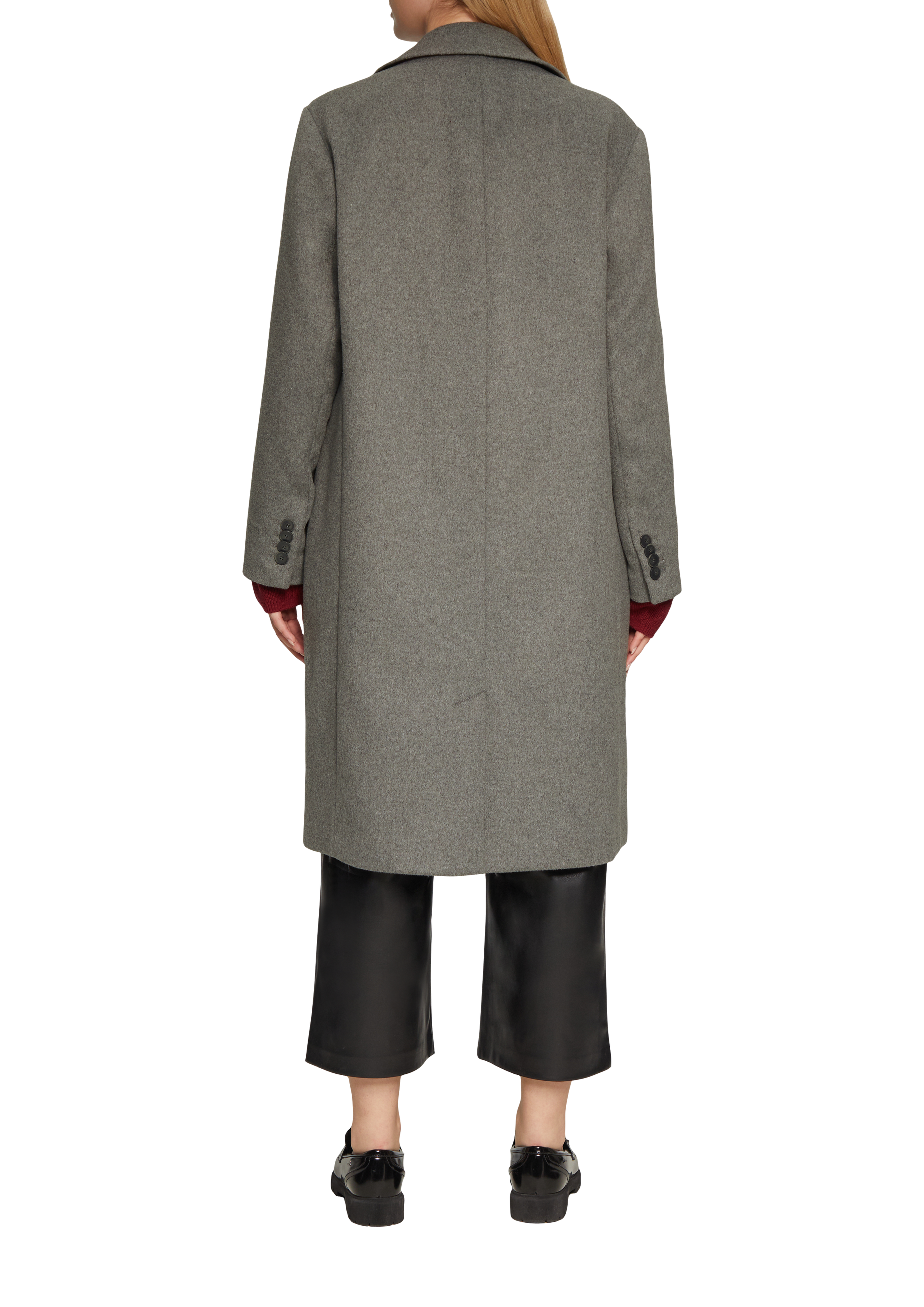 Thumbnail - Outdoor-Mantel