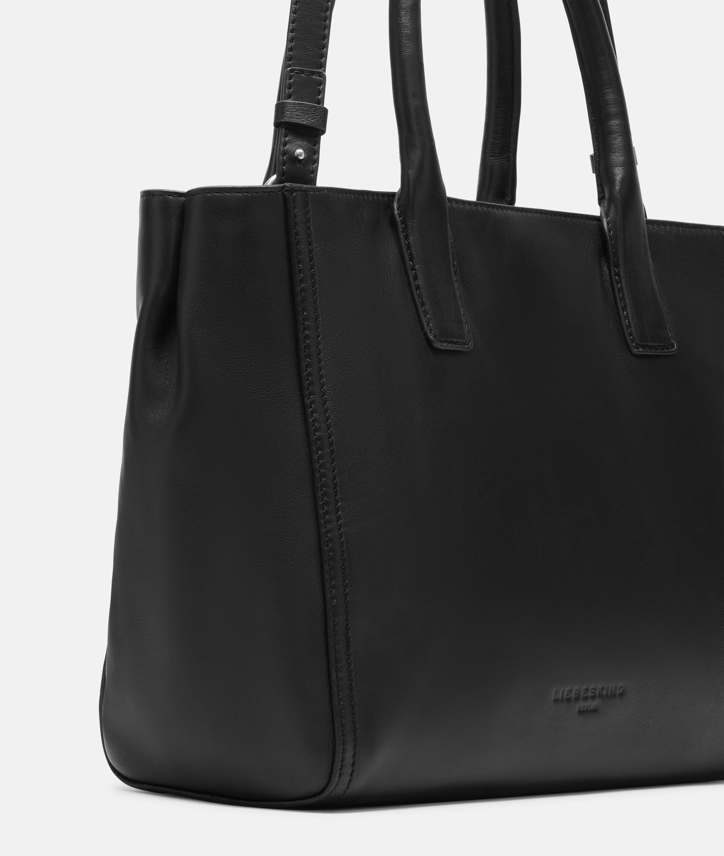 Shopper M in black