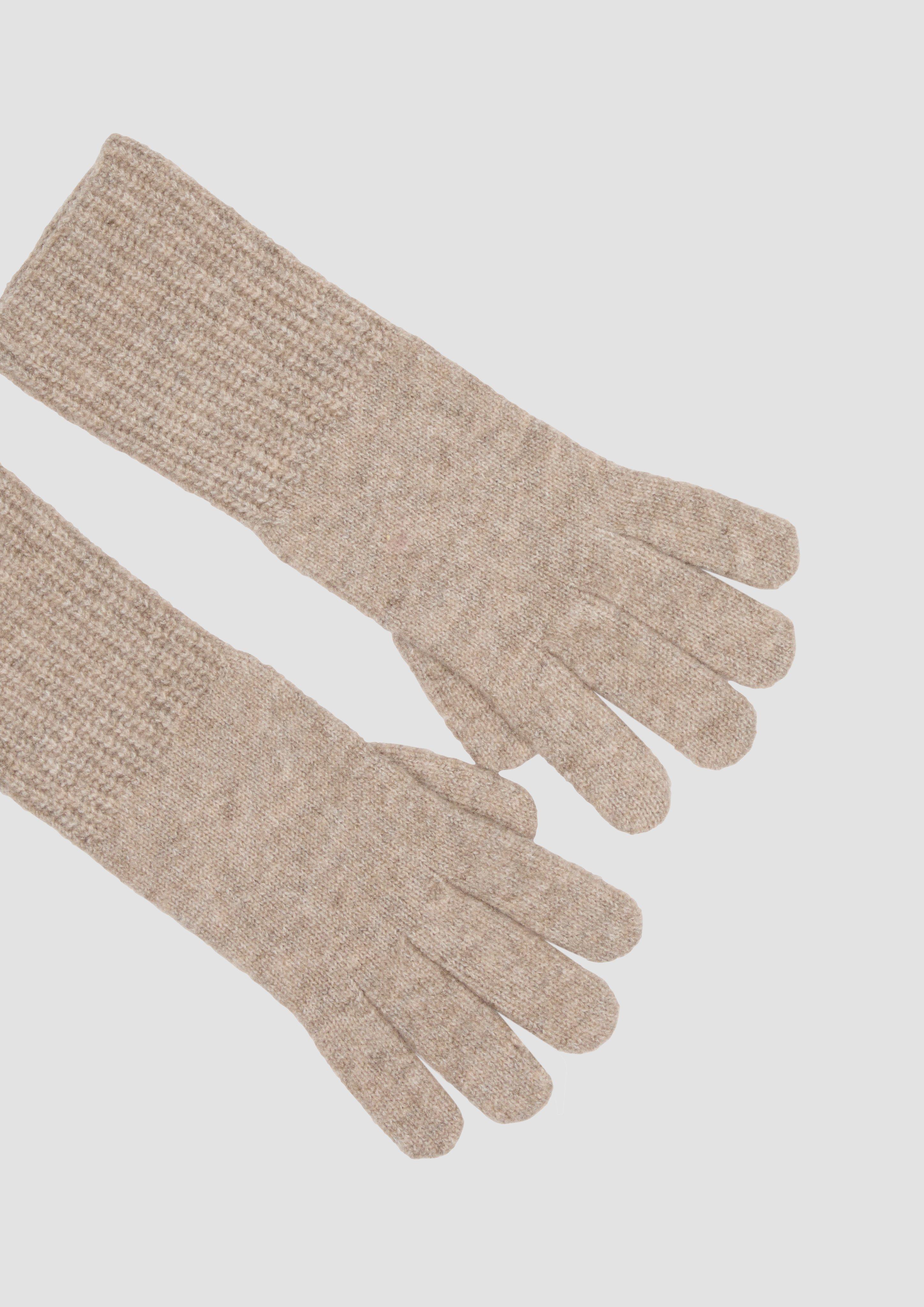 Gloves in 83W3 & 2586