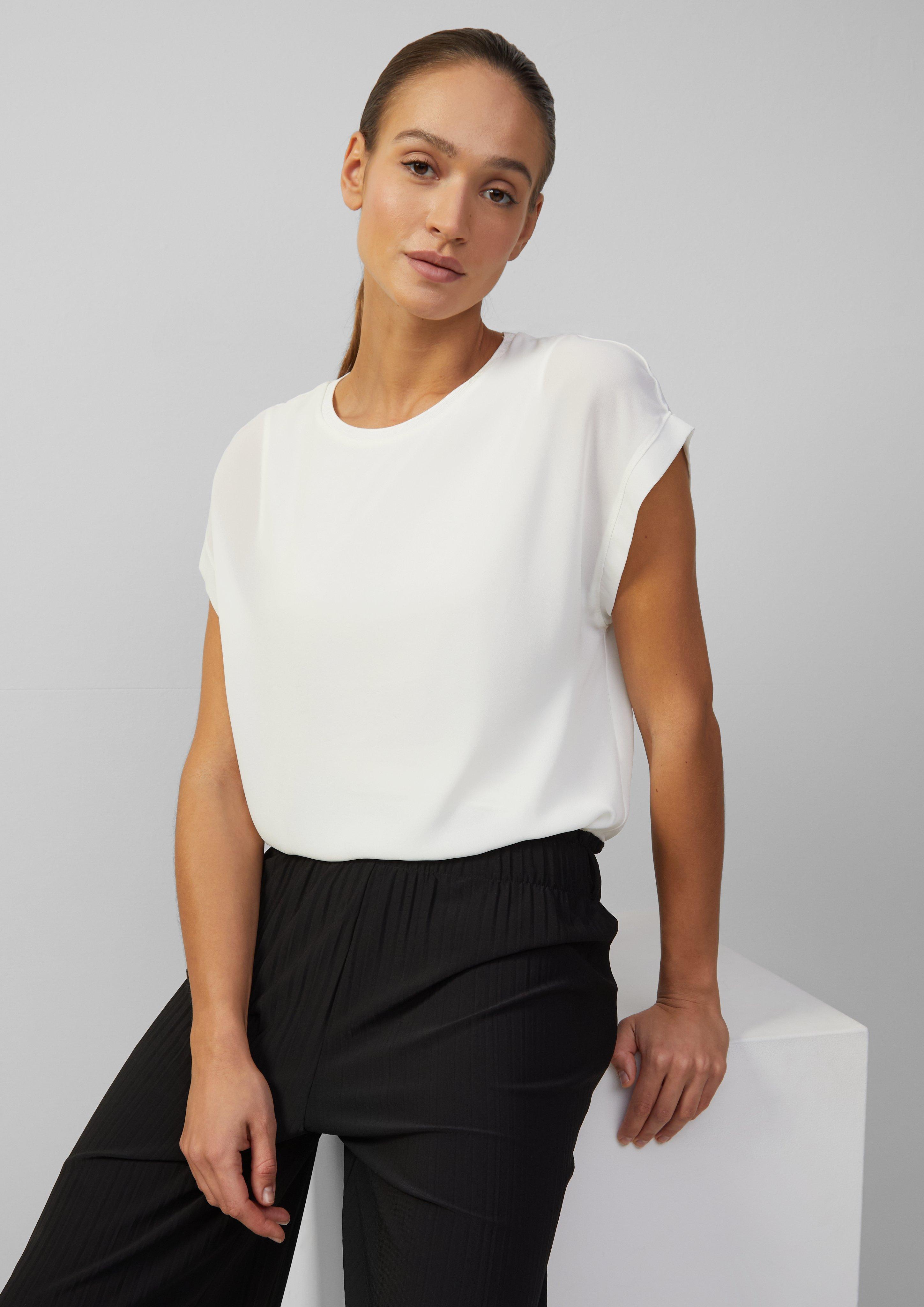 T-shirt in 0200 & 3221