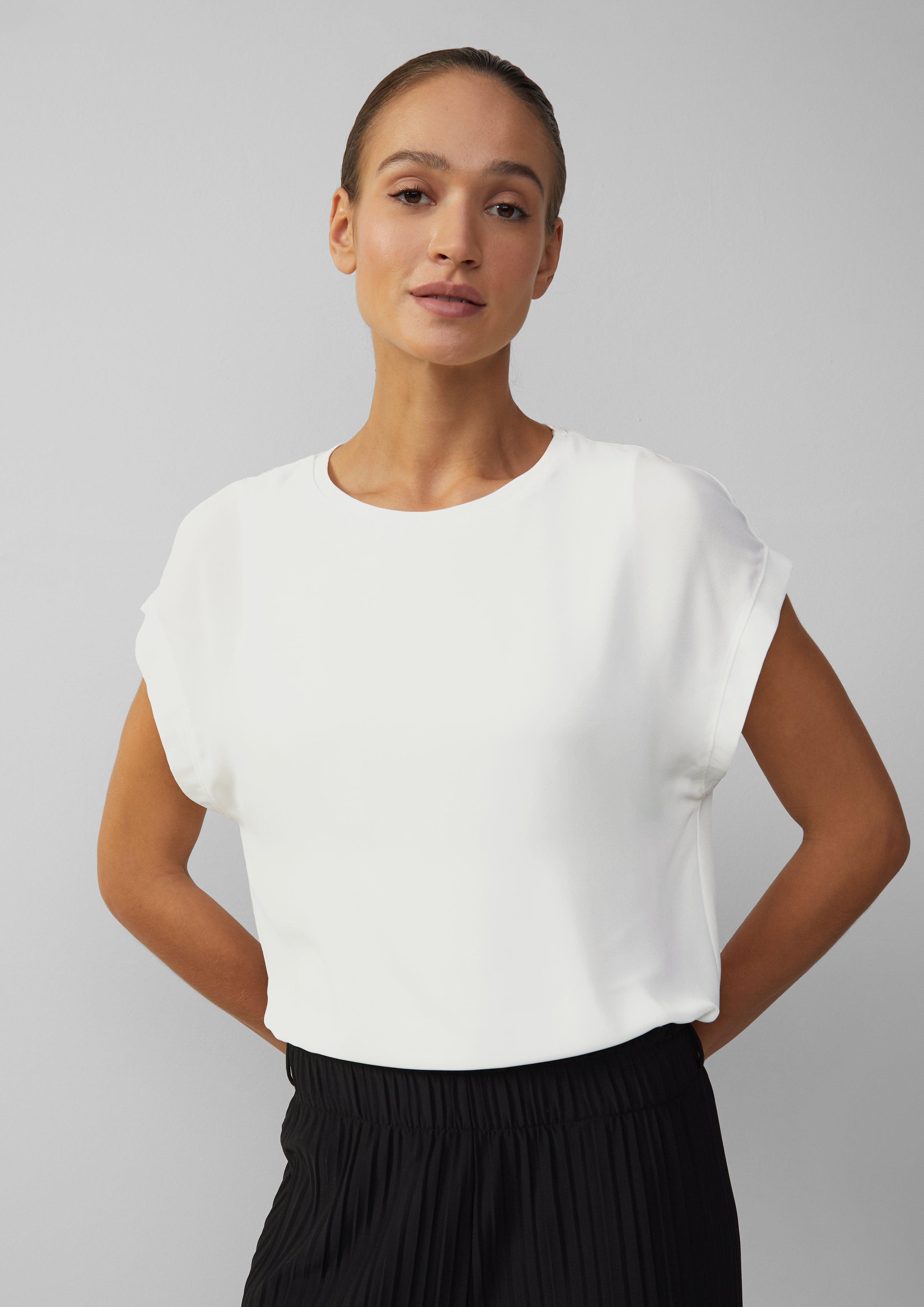 T-shirt in 0200 & 3221