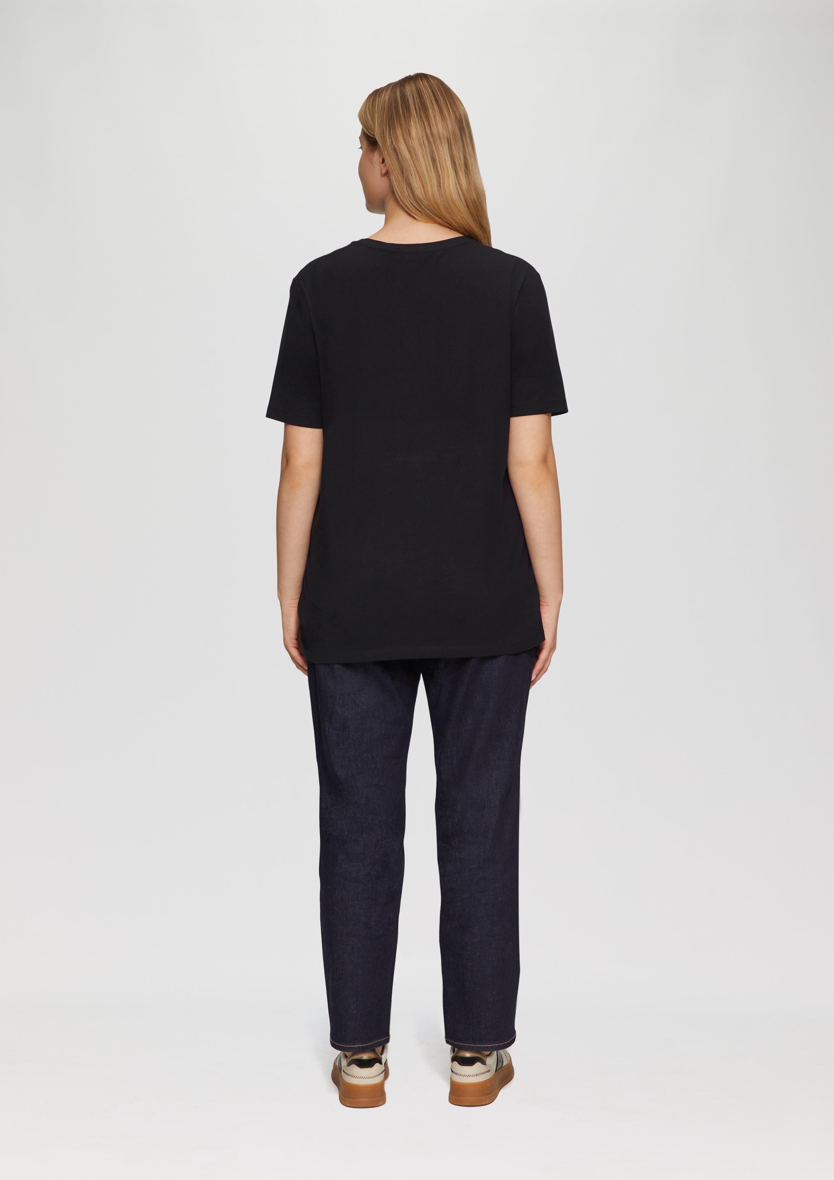 T-shirt in 9999 & 0100