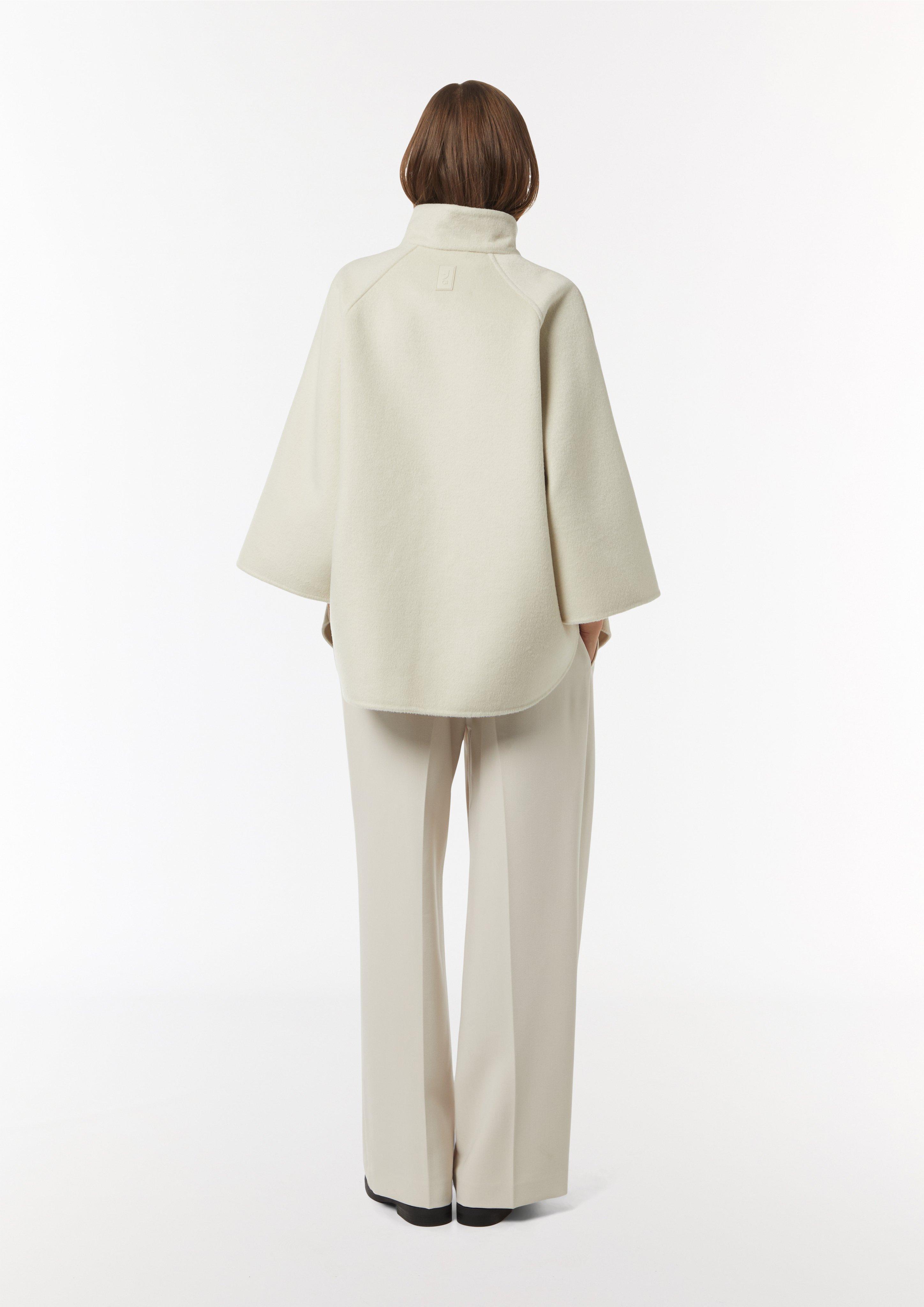 Wool blend cape in a loose fit with raglan sleeves - light Wool blend cape in a loose fit with raglan sleeves - light