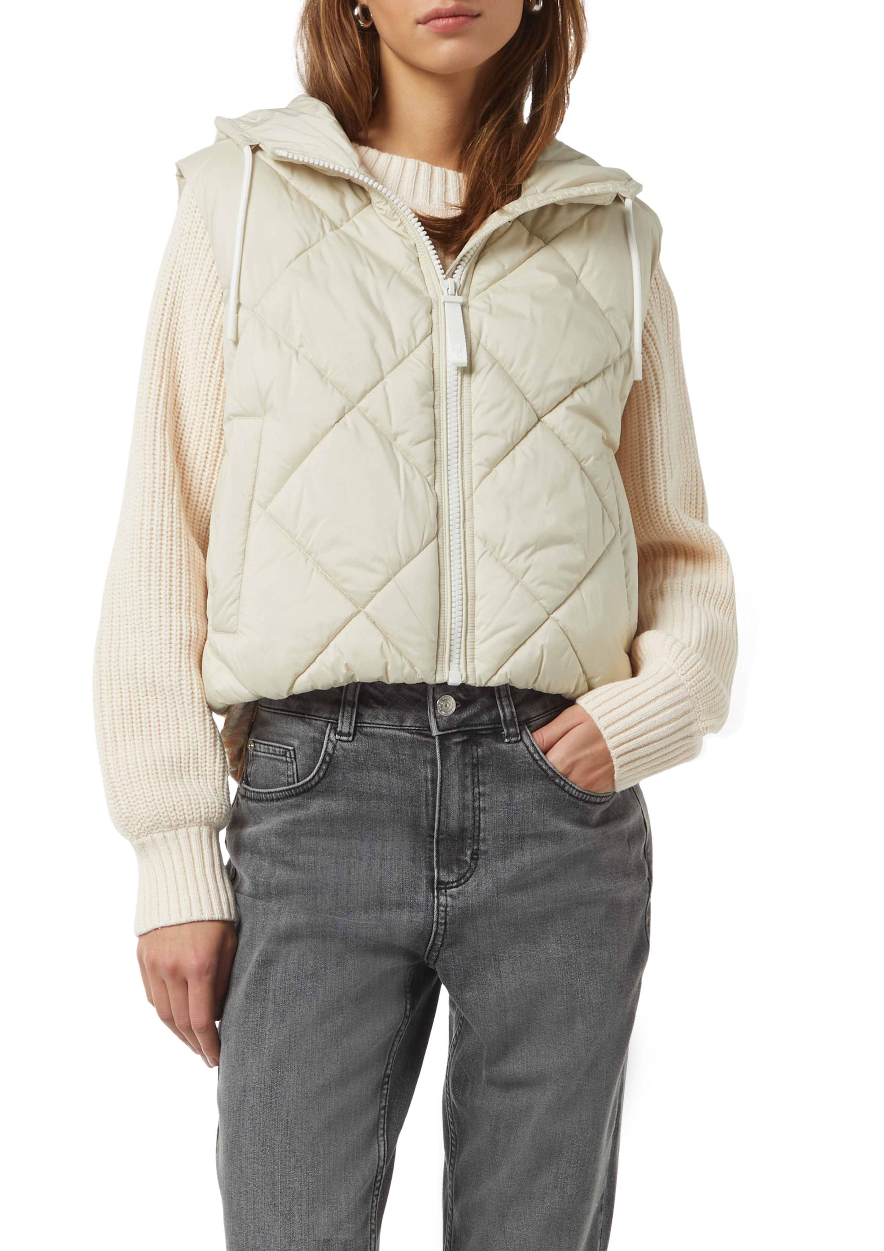 Lightweight quilted body warmer in a relaxed fit with a hood