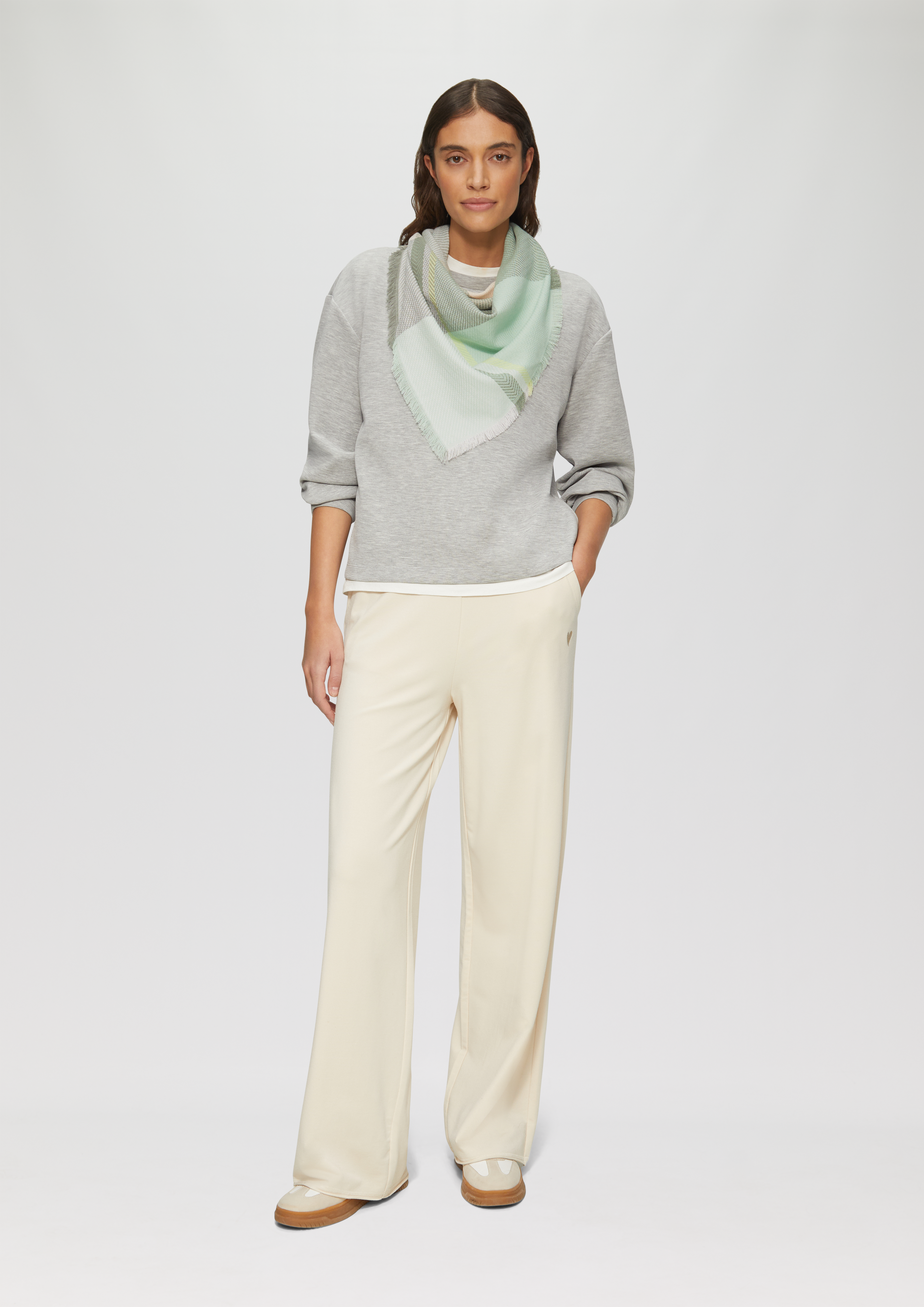 Châle in 65N9, 84N9 & 50N9