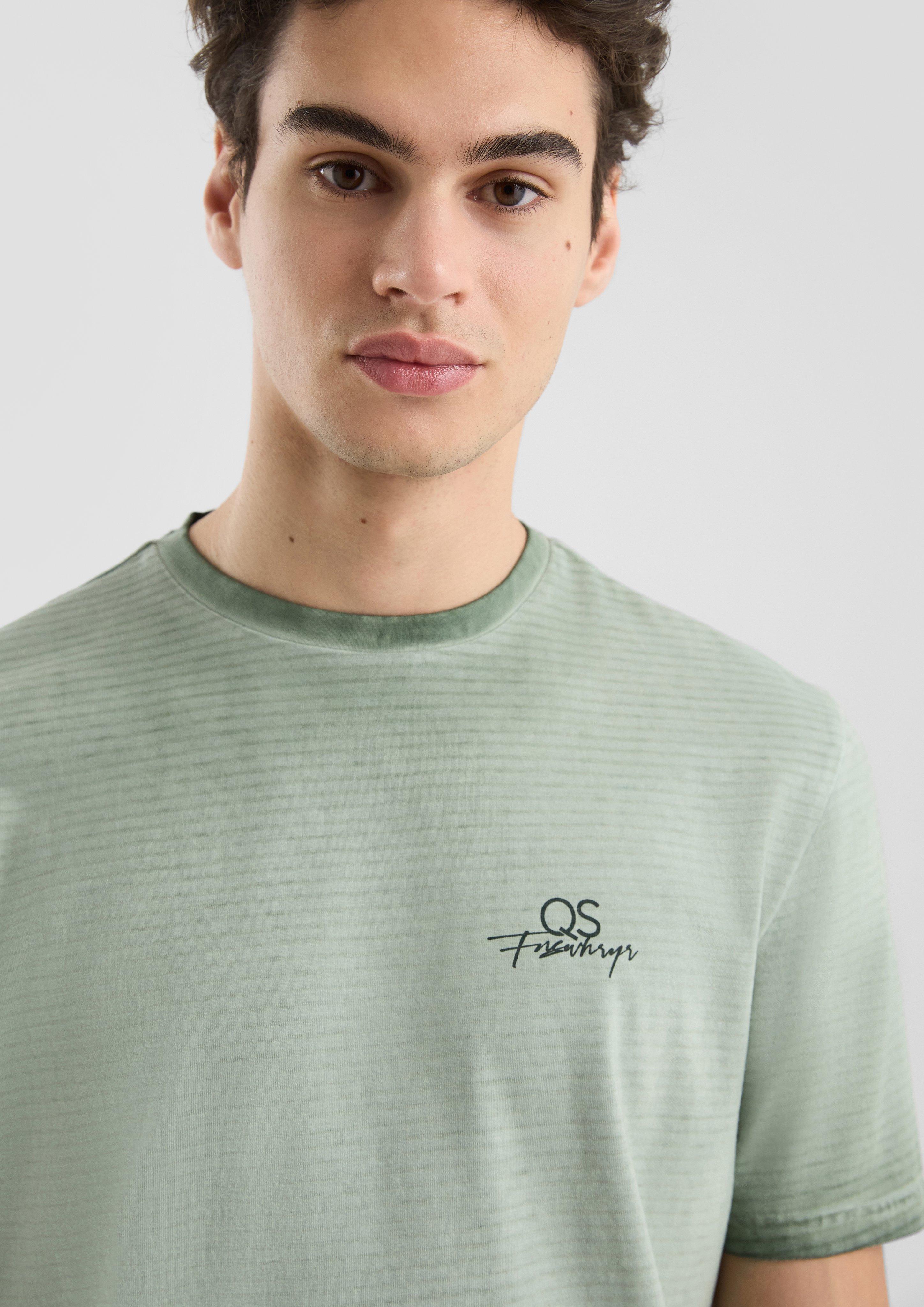 T-shirt in 7928 & 5529