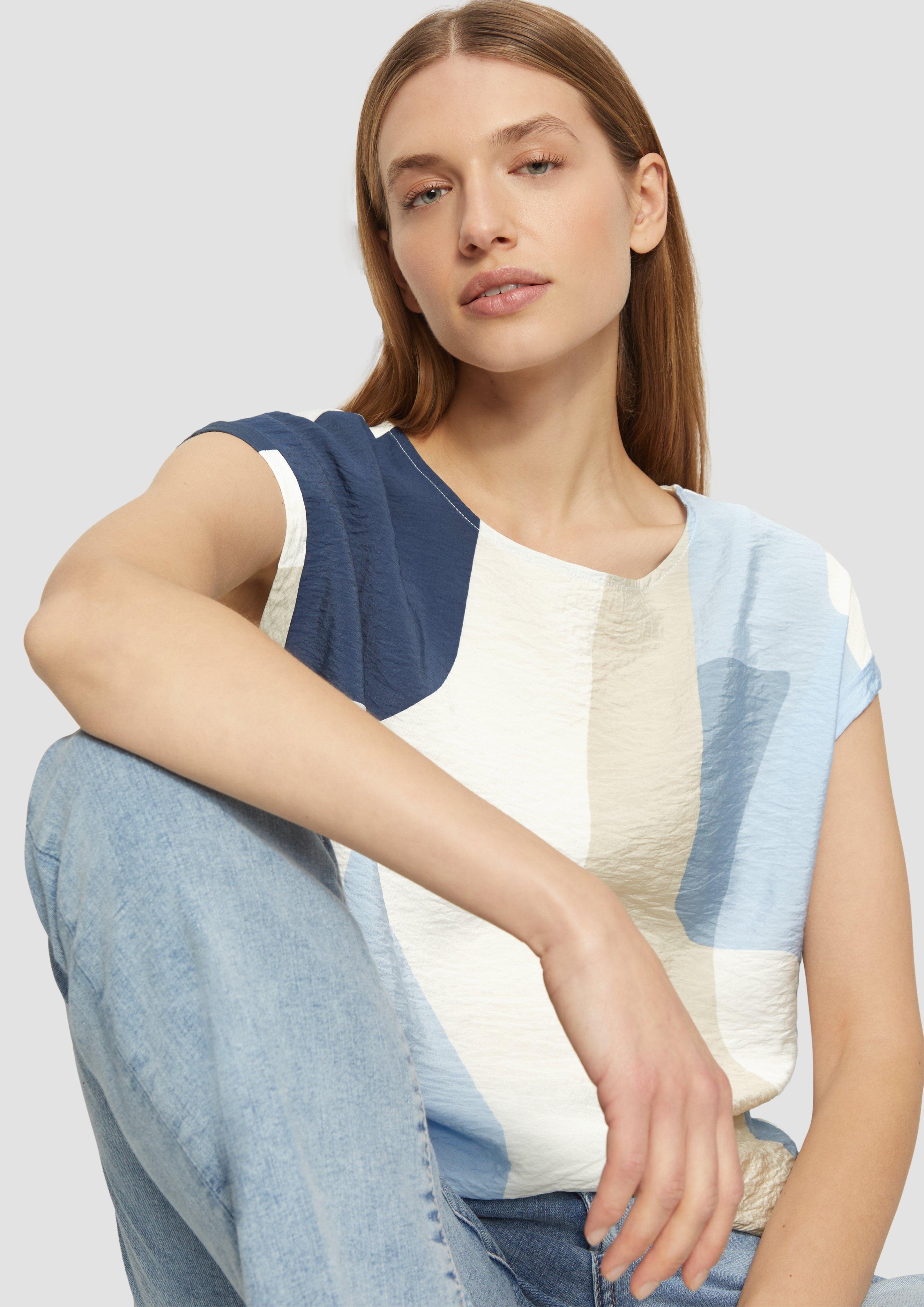 T-Shirt in 02E1 & 99D0