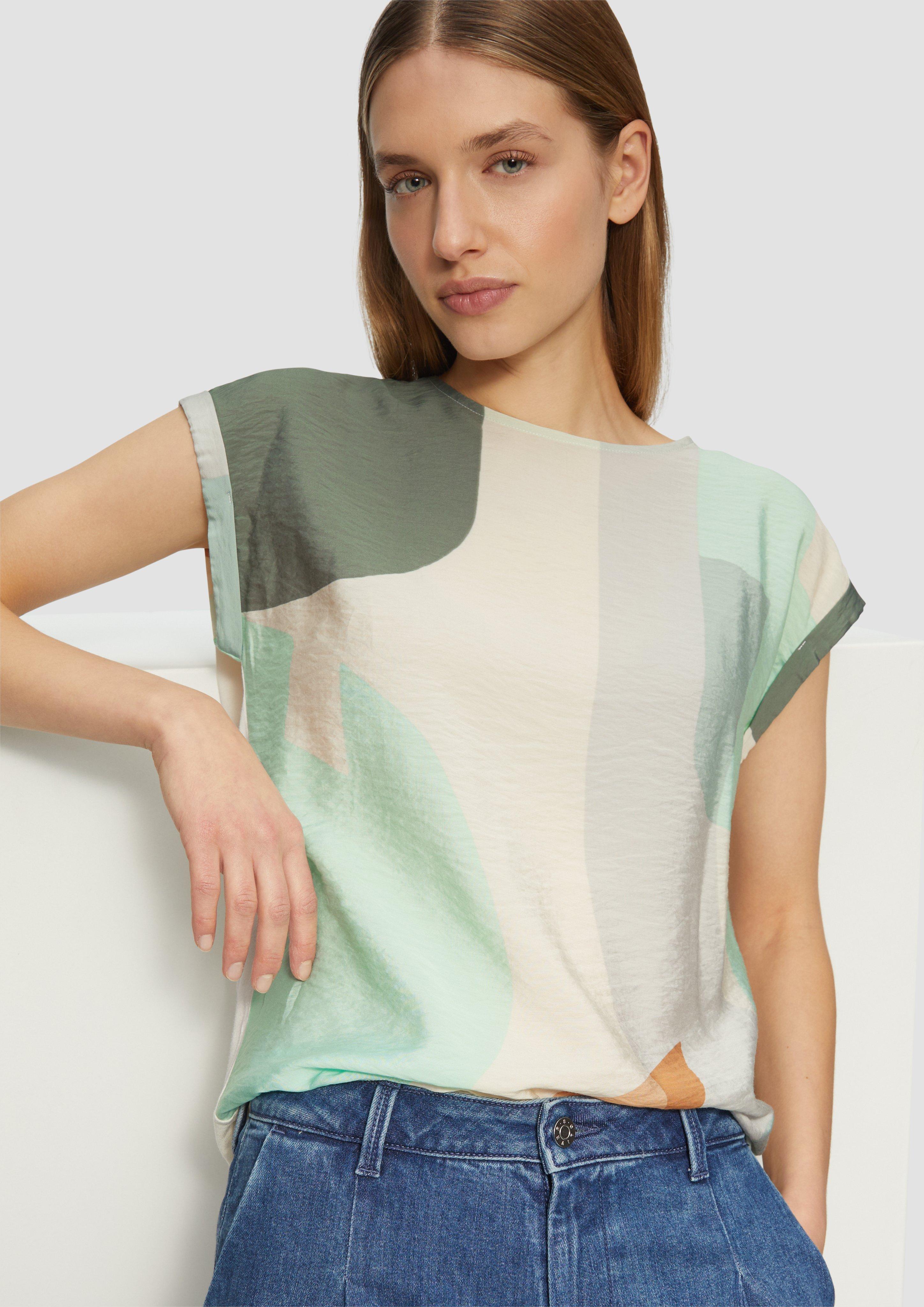 T-Shirt in 65E1, 99D0 & 02E1