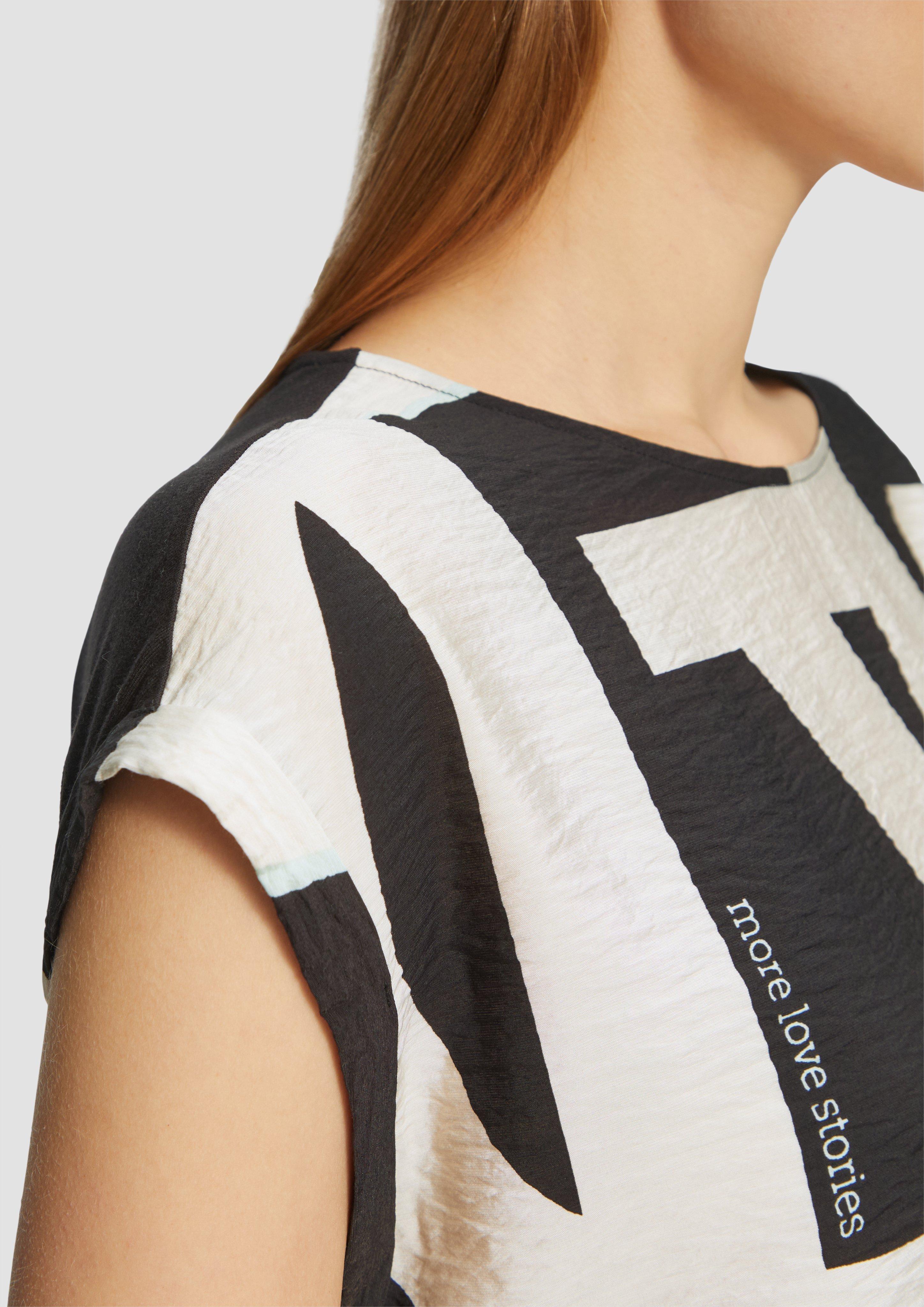 T-shirt in 99D0 & 02E1