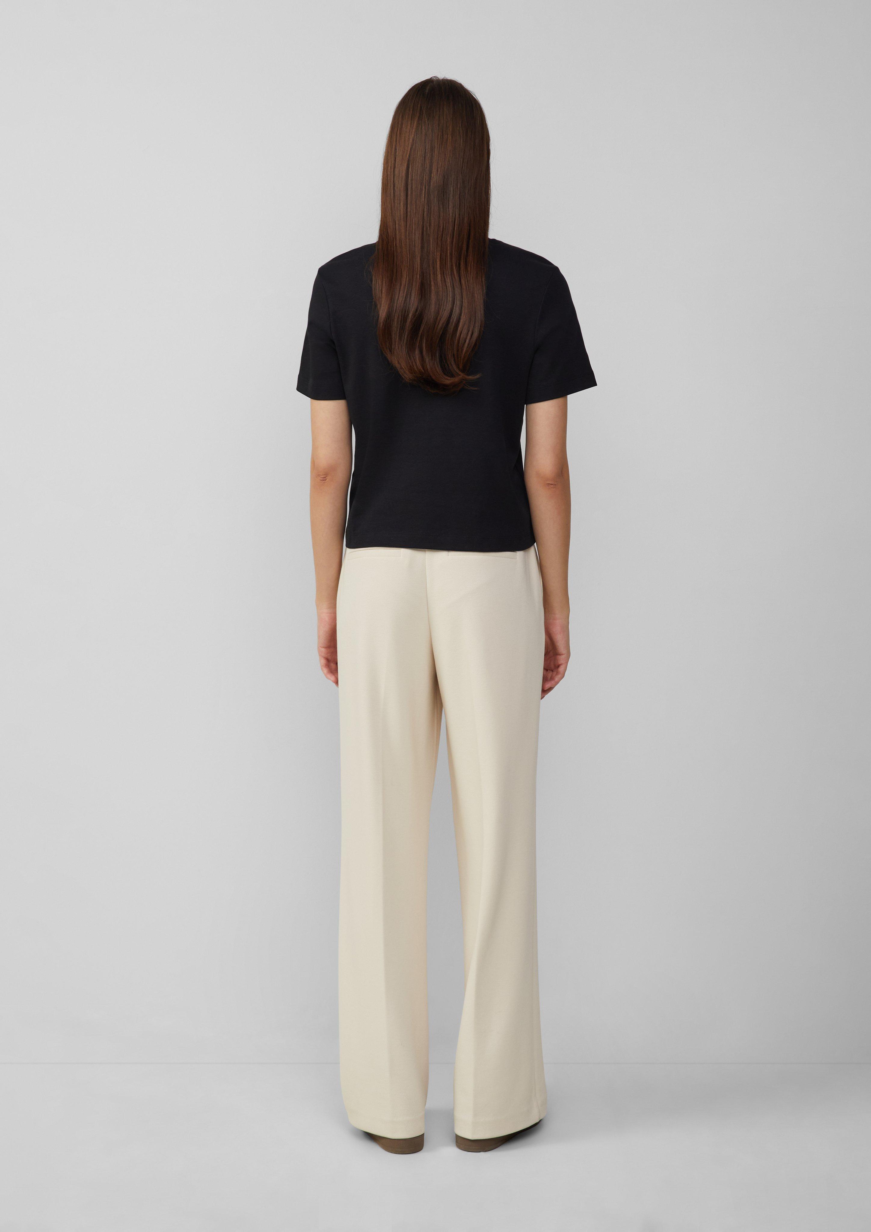 T-shirt in 9999, 5513, 3090, 5083, 4101, 0100, 6933, 5527 & 3902